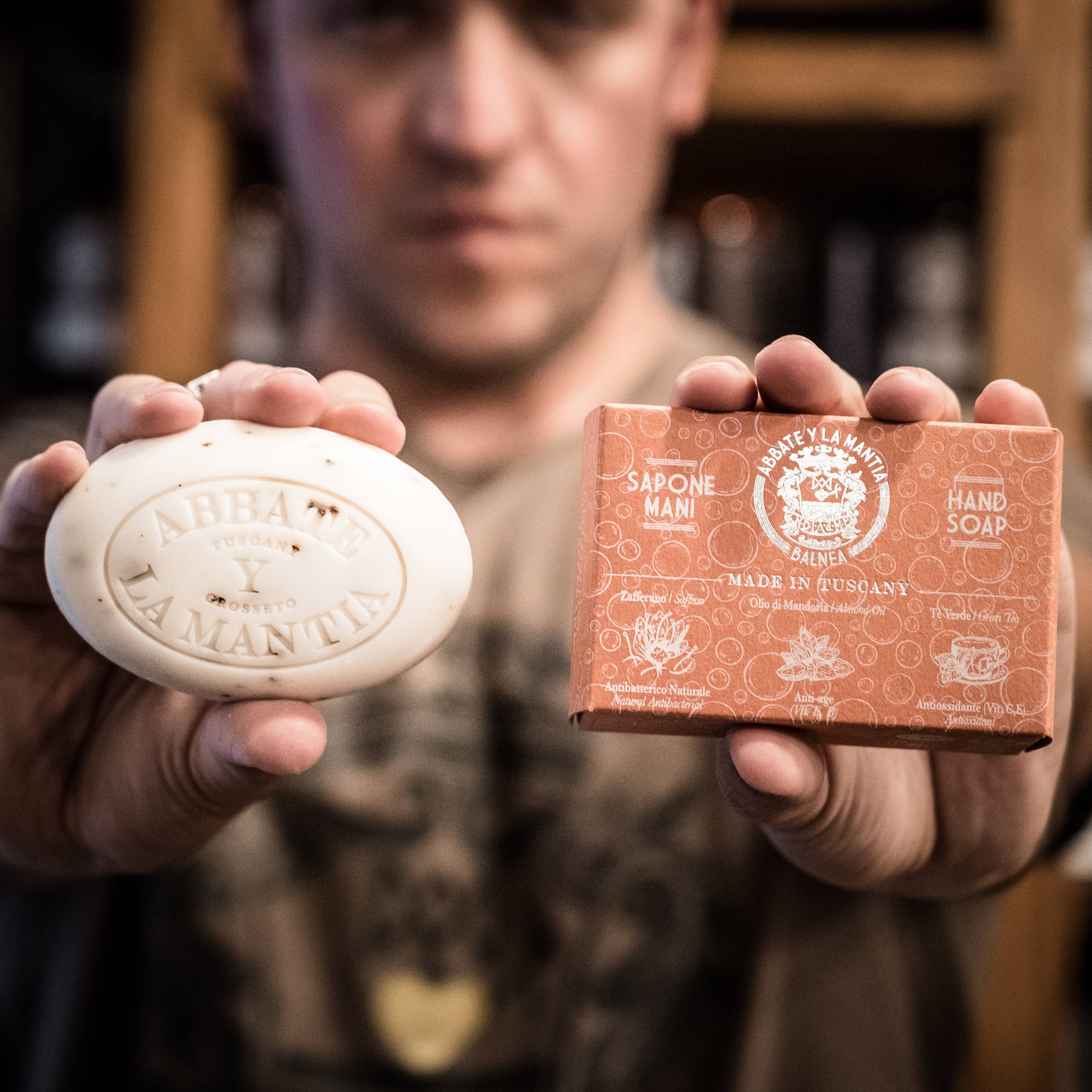 Abbate Y La Mantia - Soap | Saffron, Sweet Almond Oil, Green Tea