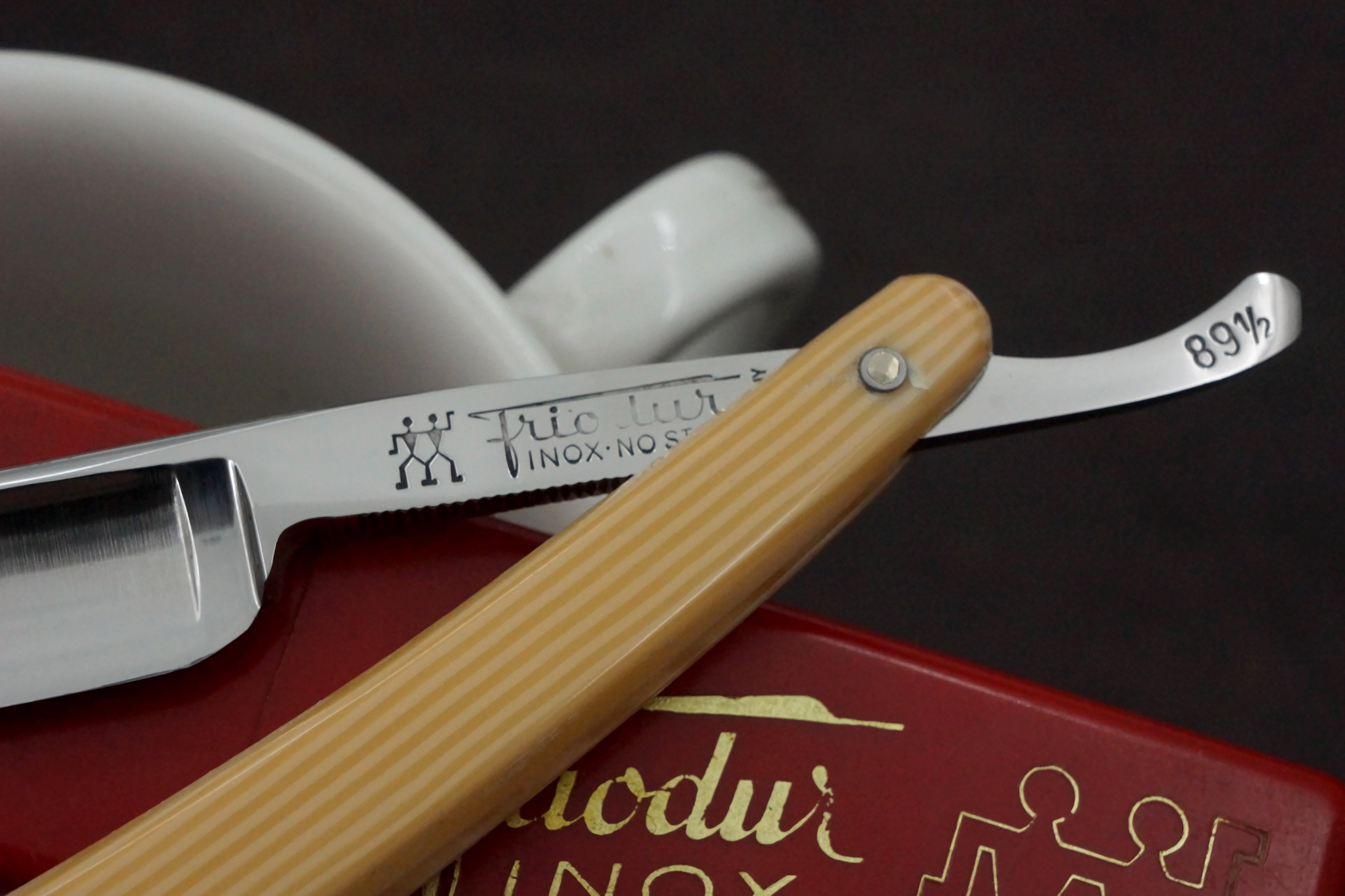 Henckels Friodur 9/16" No. 89 1/2 - Near Pristine Stainless Steel - Solingen Straight Razor - Shave Ready