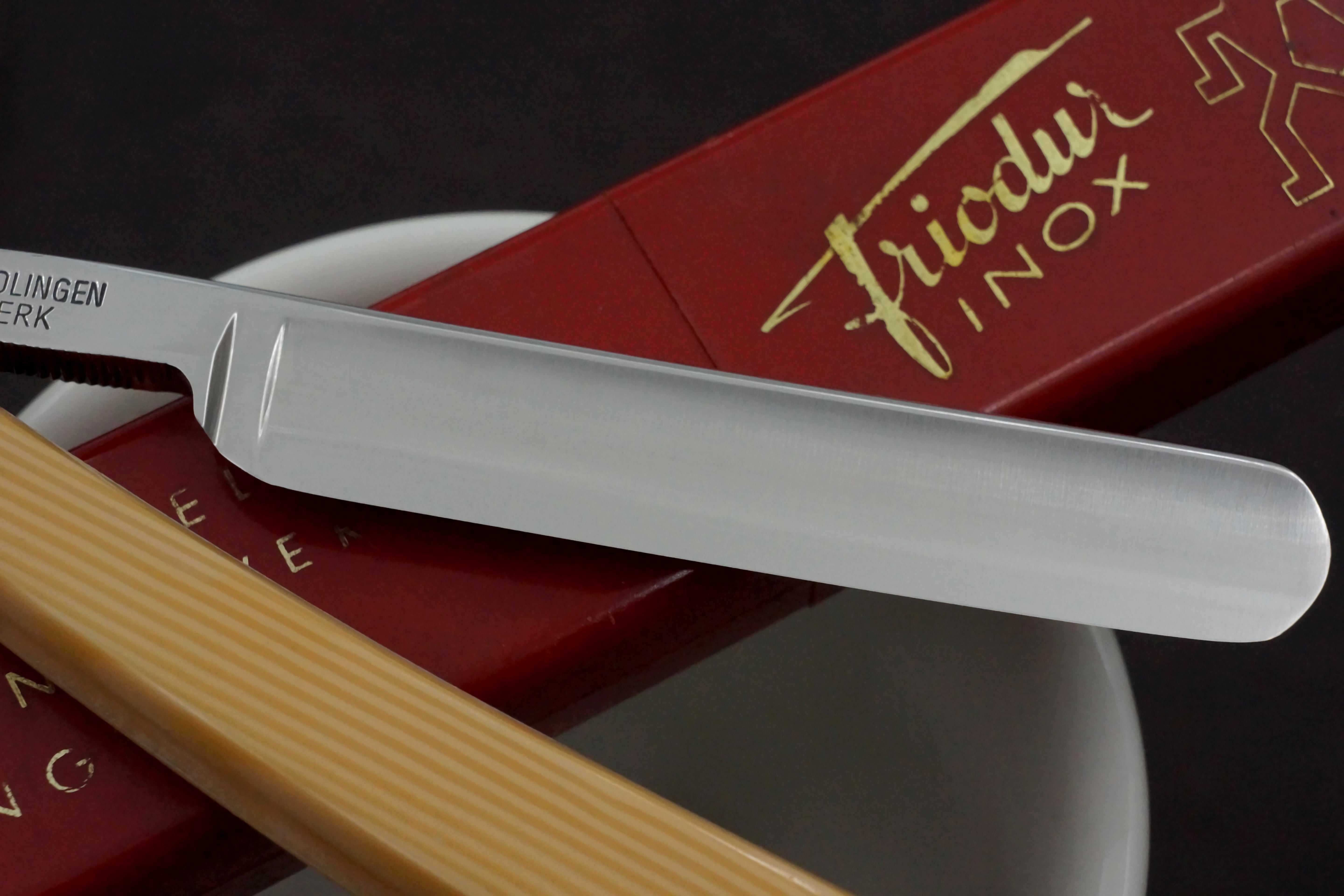 Henckels Friodur 9/16" No. 89 1/2 - Near Pristine Stainless Steel - Solingen Straight Razor - Shave Ready