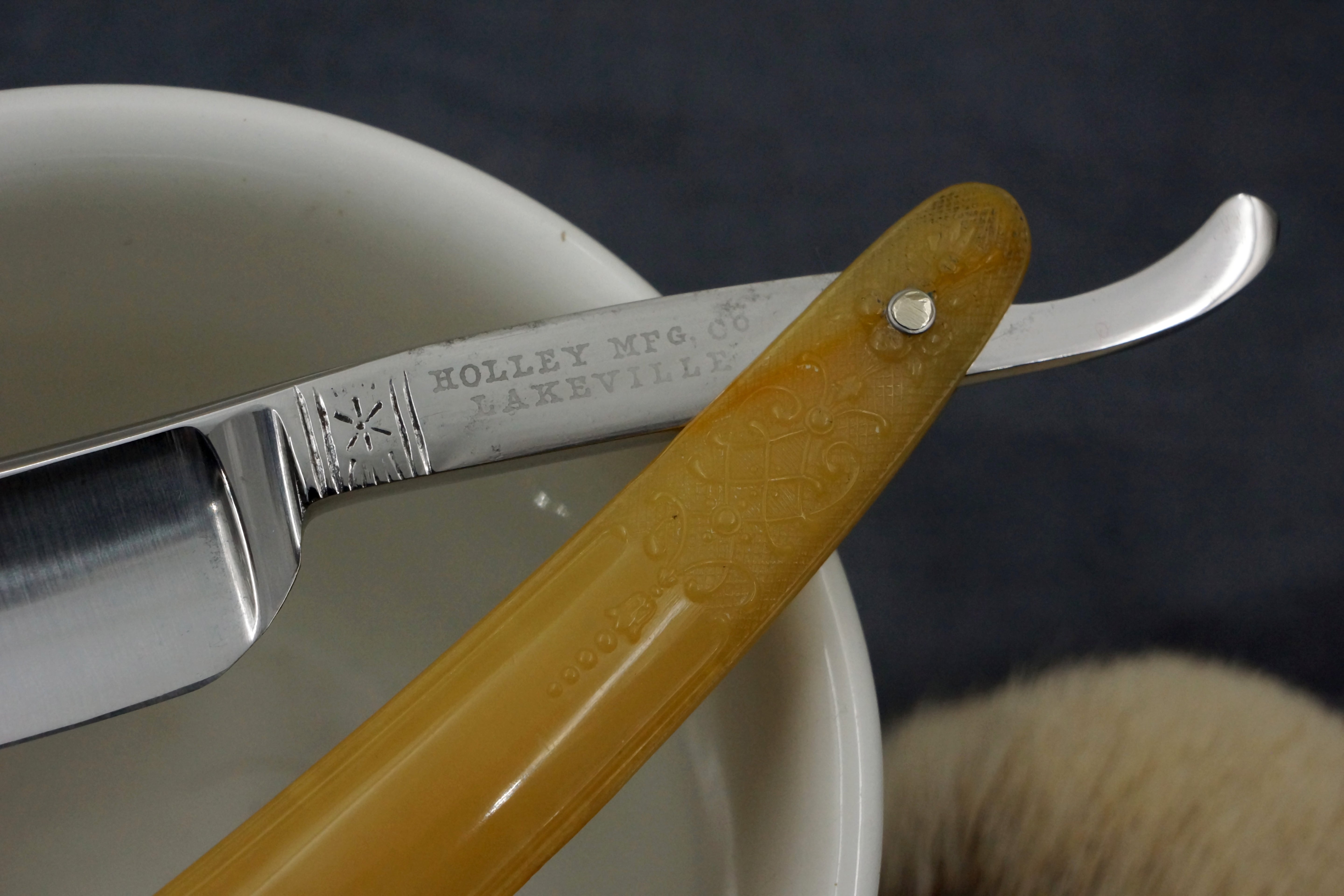 Holley Mfg. Co. - 5/8 Excellent+ Full Hollow - Vintage American Straight Razor - Shave Ready