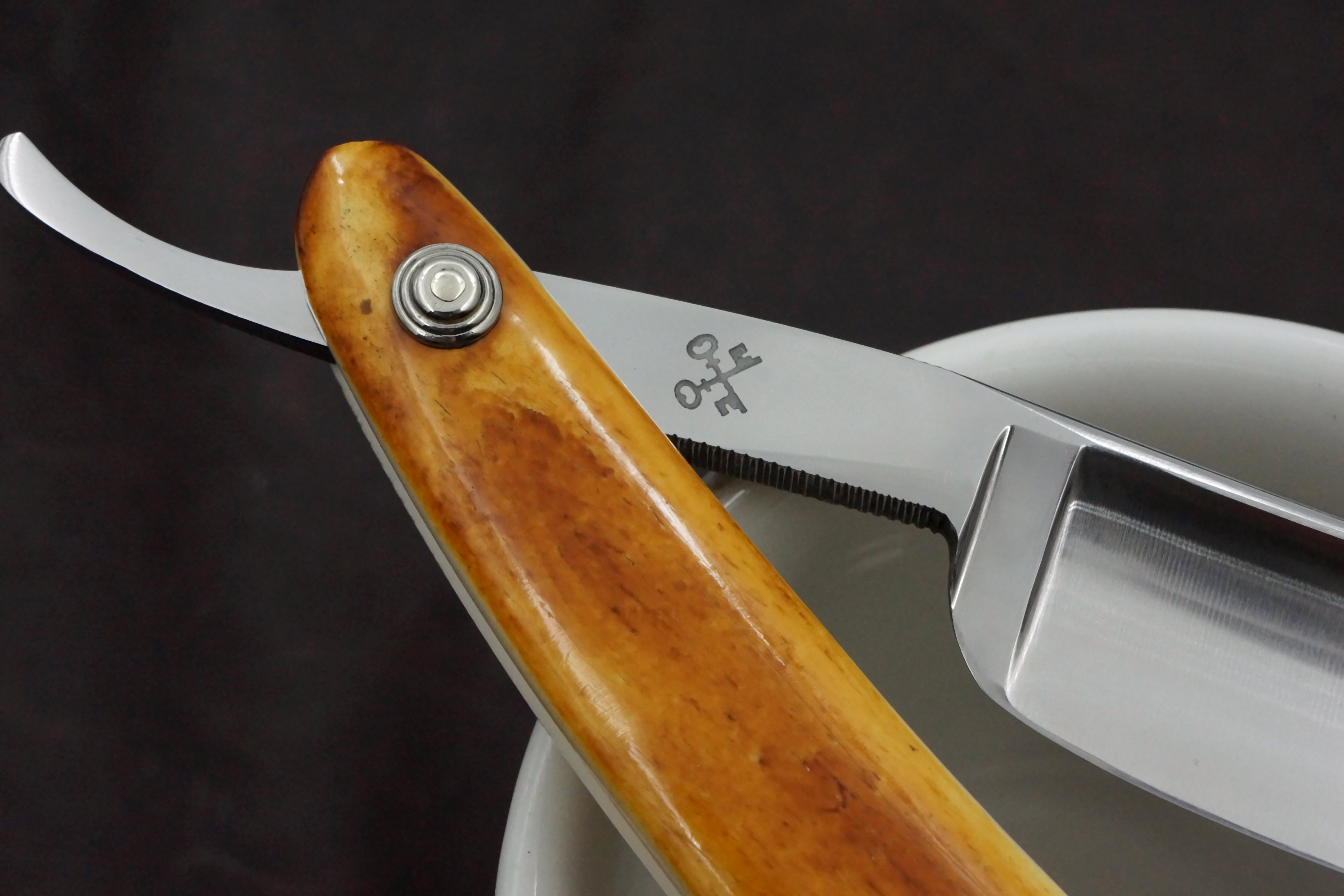 Friedrich Herder No. 76 Pristine 7/8 Full Hollow Custom Scales - Solingen Vintage Straight Razor - Shave Ready