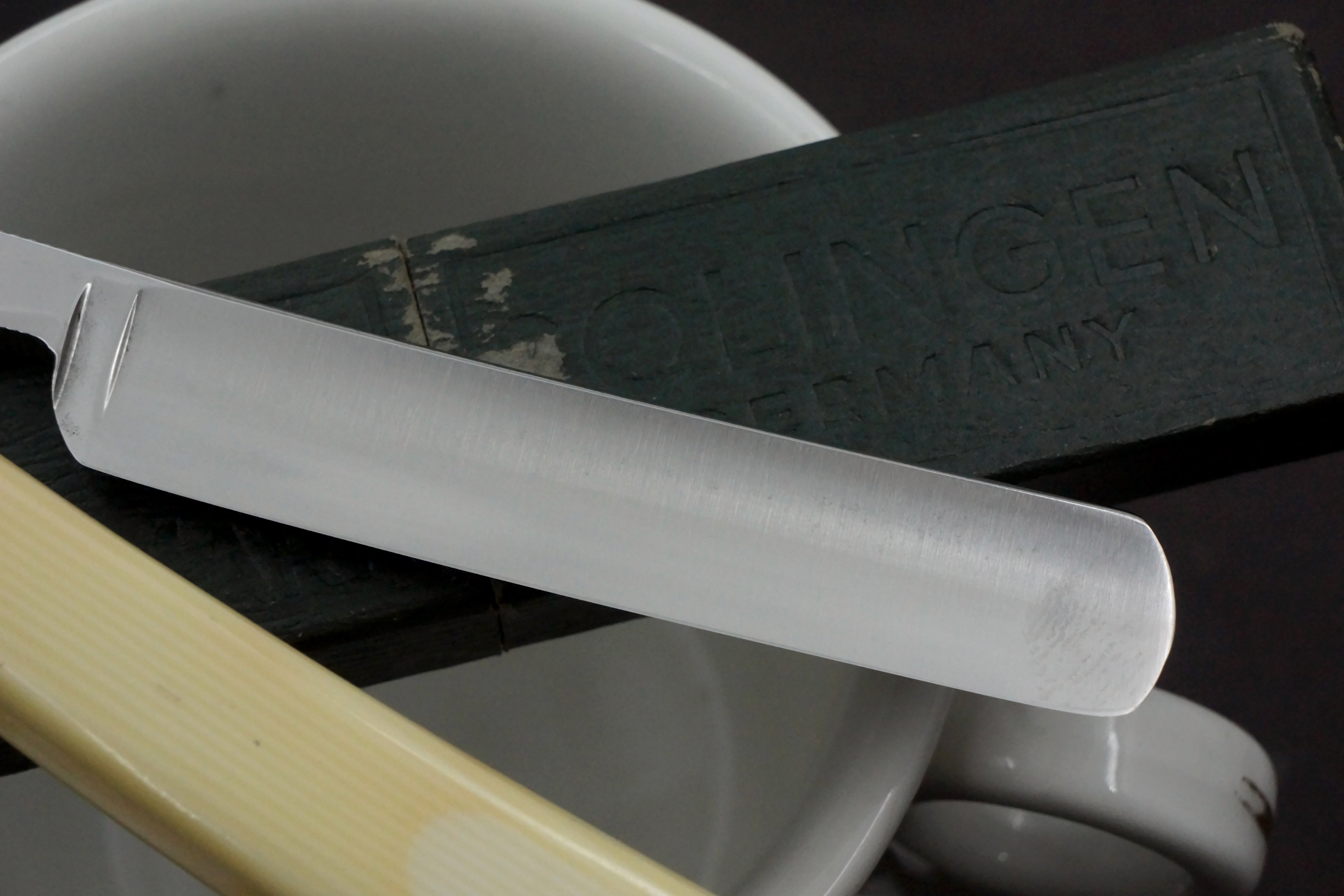 Puma No. 1 4/8 Full Hollow - Excellent Vintage Solingen Straight Razor - Shave Ready