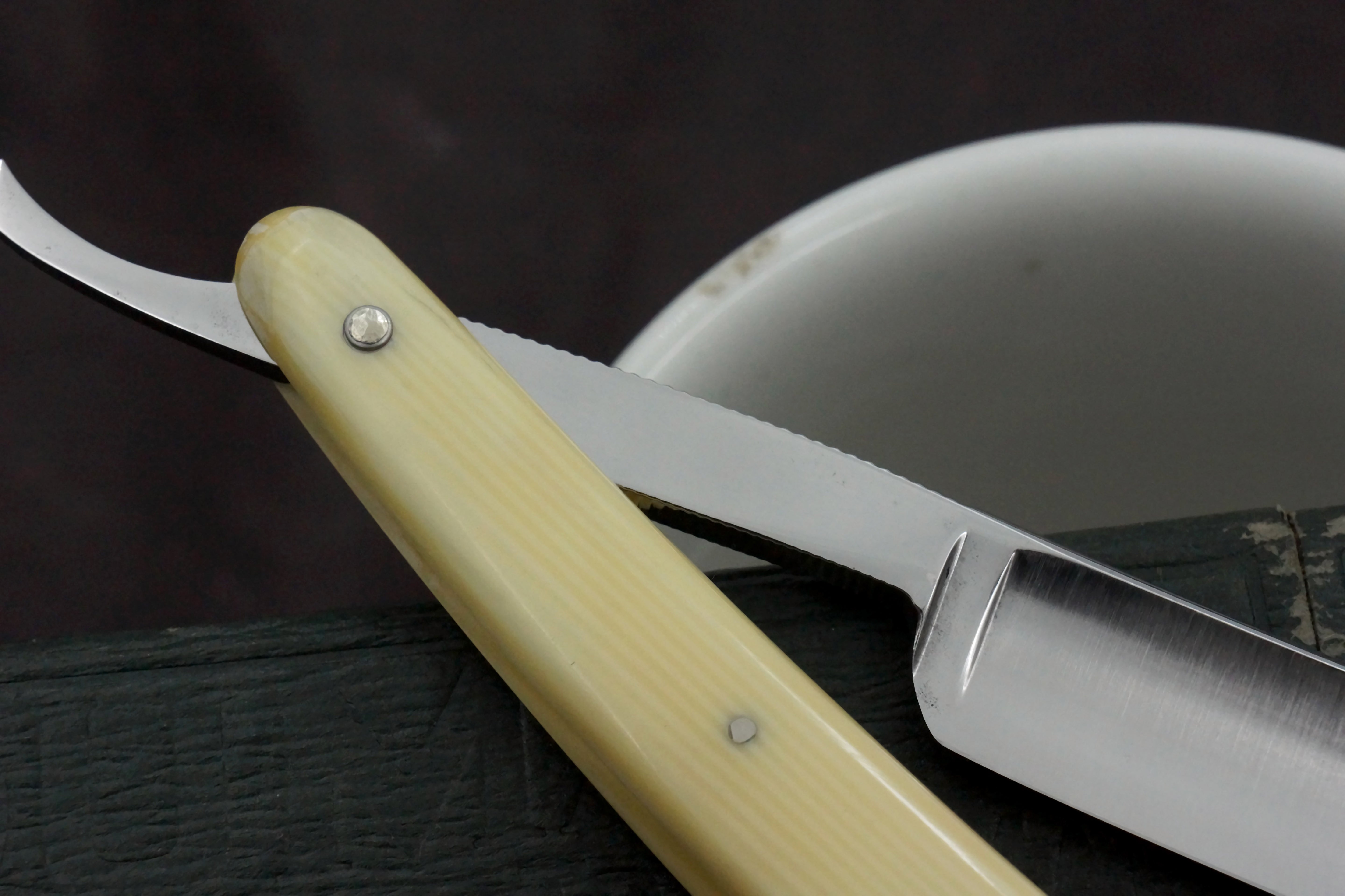 Puma No. 1 4/8 Full Hollow - Excellent Vintage Solingen Straight Razor - Shave Ready