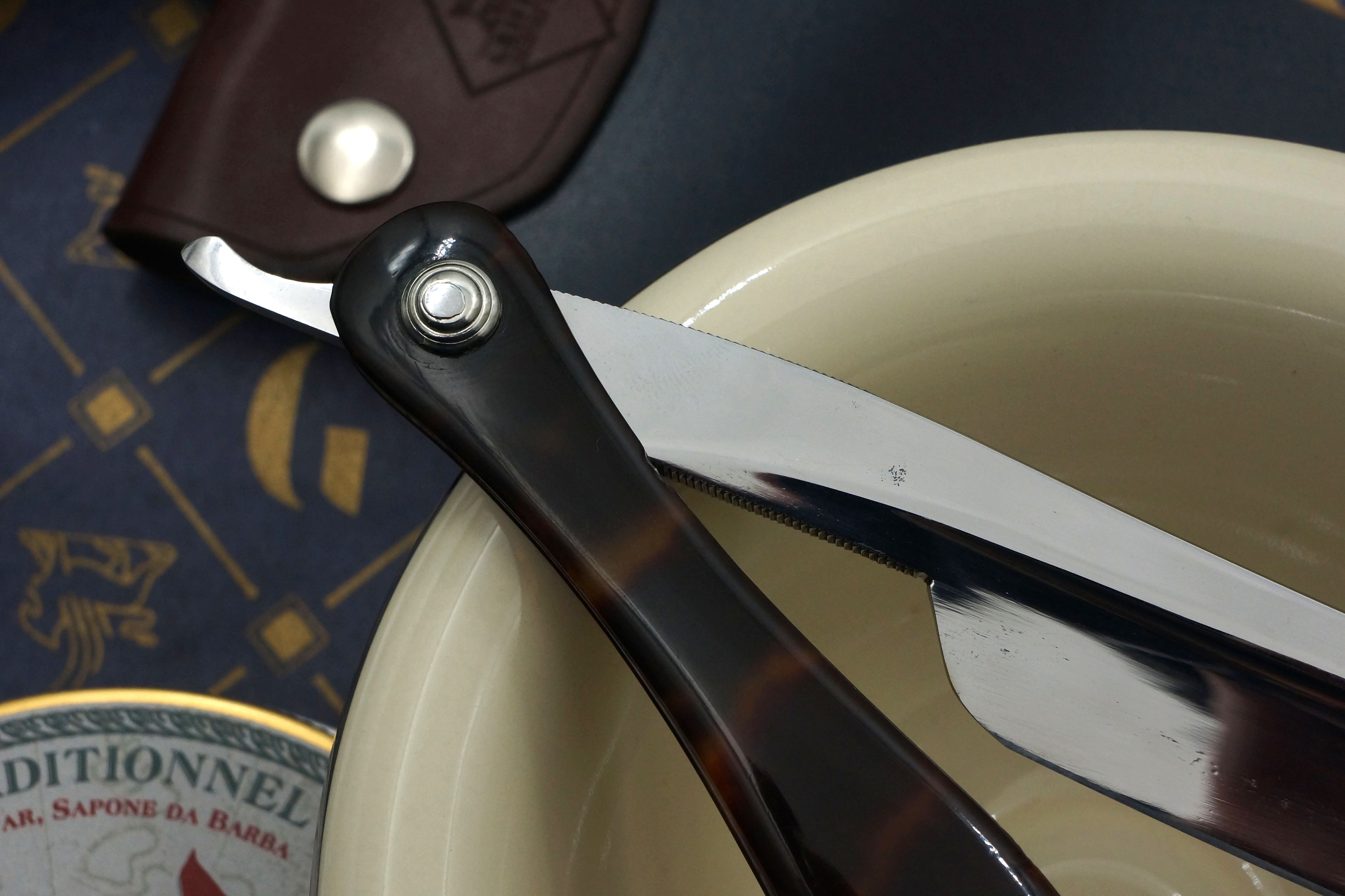 Marshes & Shepherd - Rare Rattler Grind with French Tortoiseshell Scales - 6/8 Vintage Sheffield Straight Razor - Shave Ready