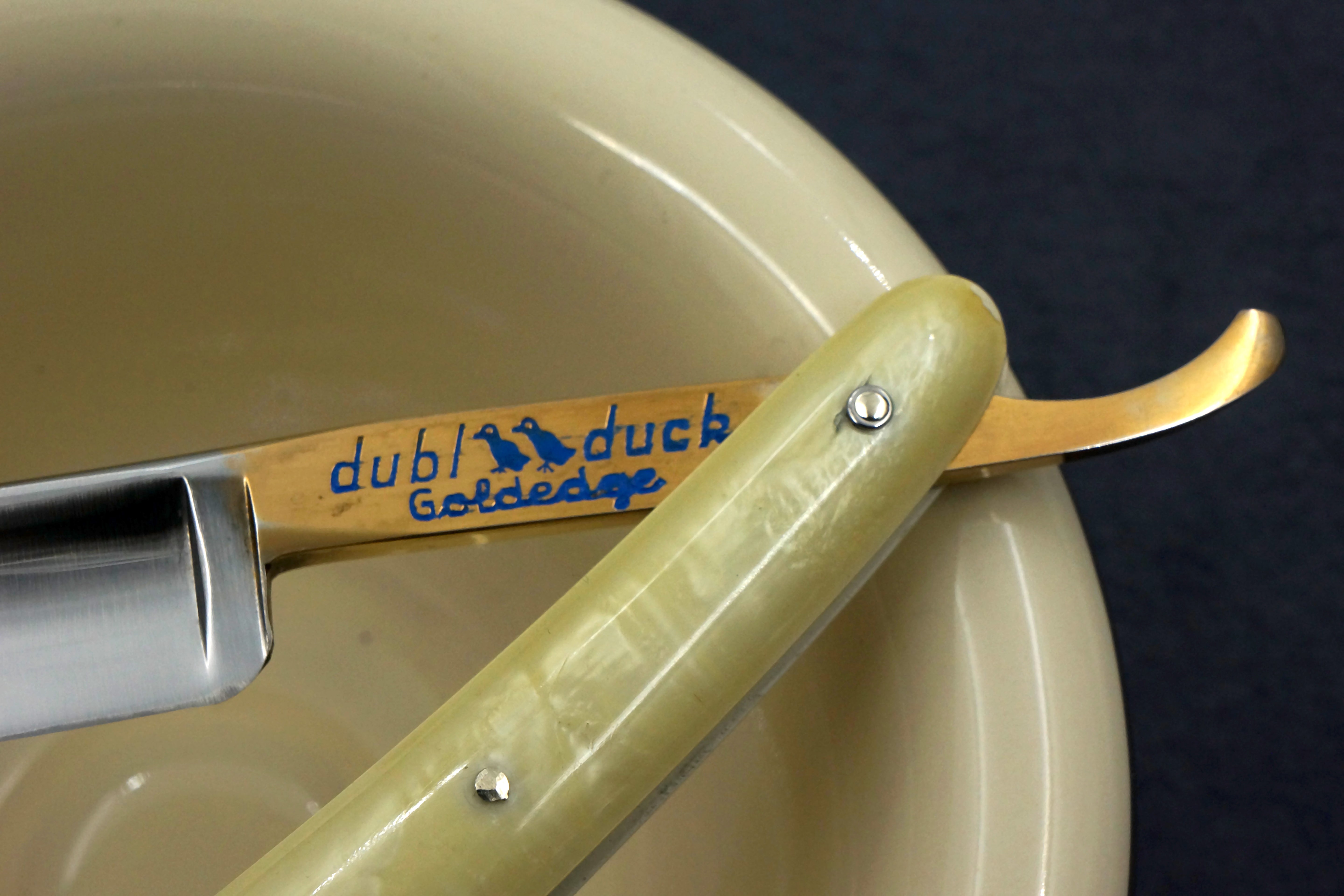 Dubl Duck Goldedge 11/16 Blade Cracked Ice Scales - Fully Restored Vintage Solingen Straight Razor - Shave Ready