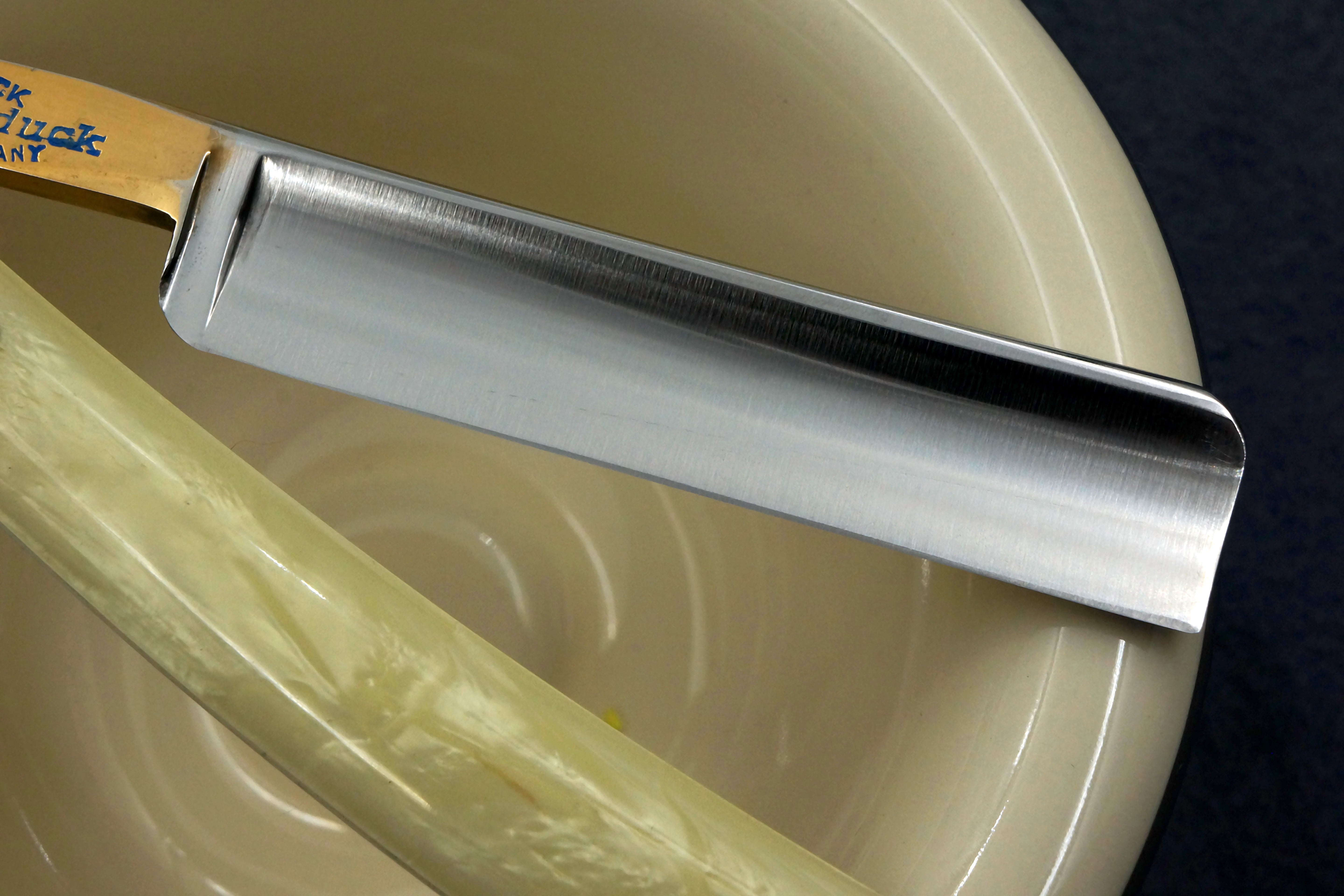 Dubl Duck Goldedge 11/16 Blade Cracked Ice Scales - Fully Restored Vintage Solingen Straight Razor - Shave Ready