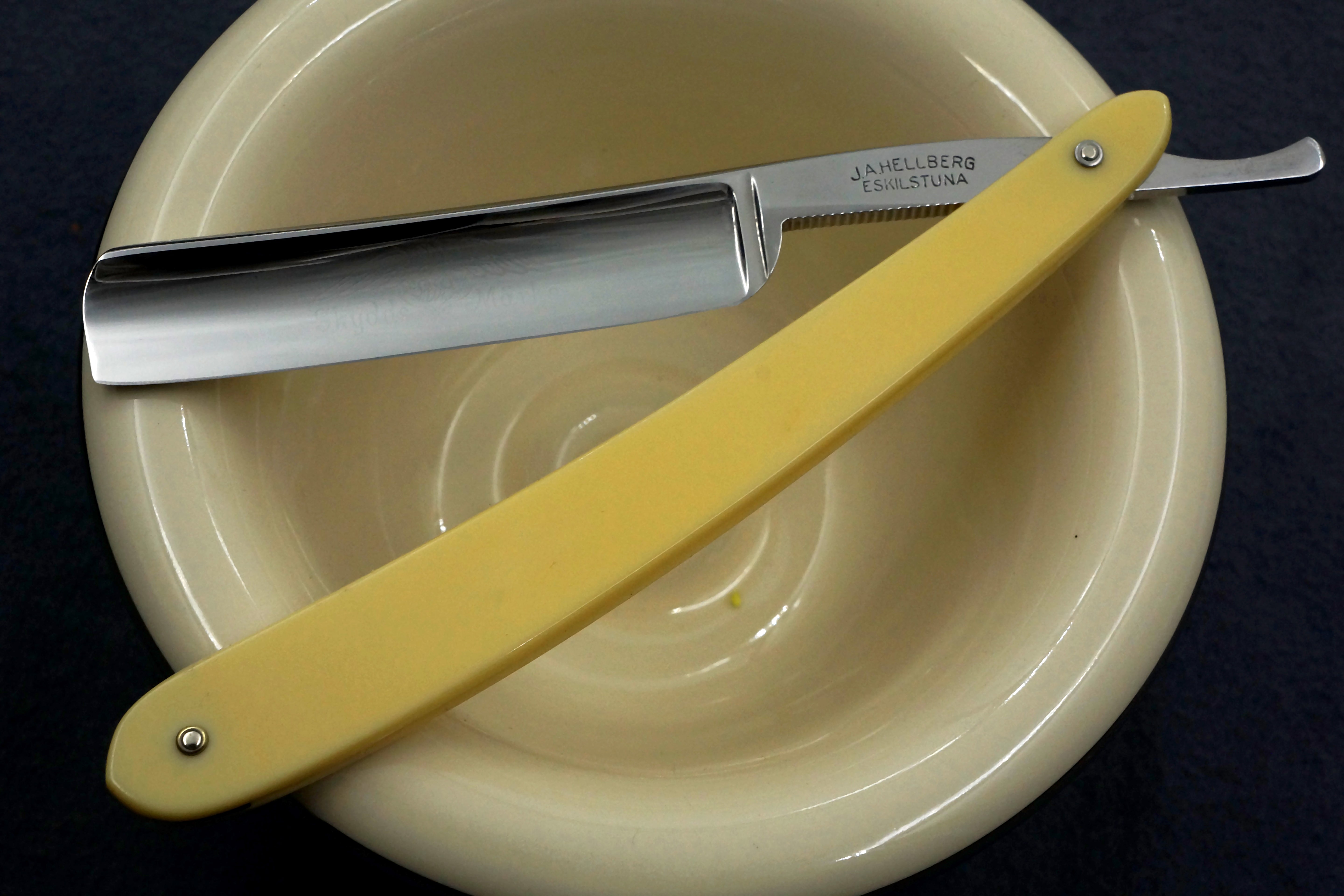 J.A. Hellberg 11/16 Blade - Excellent+ Eskilstuna Sweden Straight Razor - Shave Ready