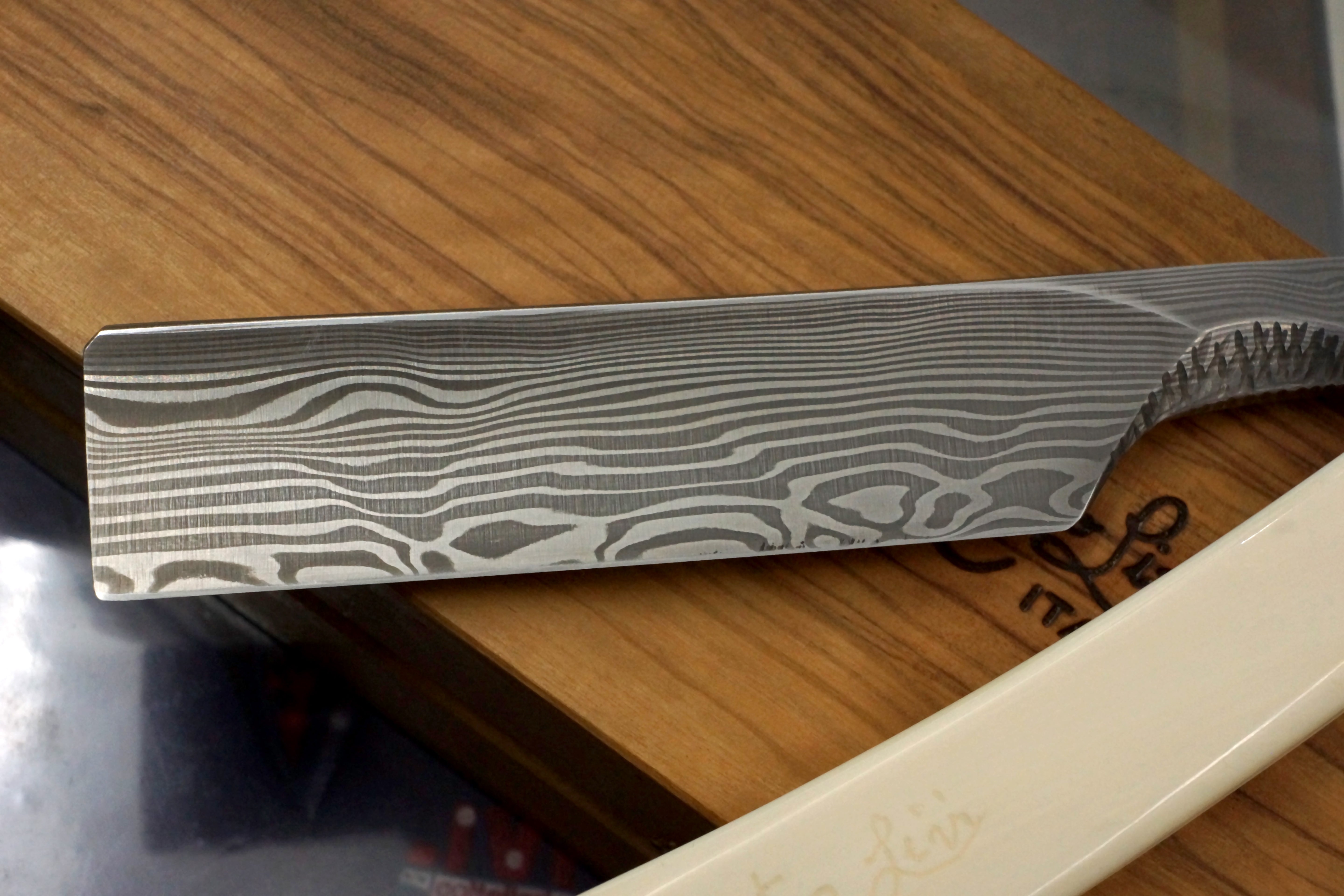 Mastro Livi Damscus 13/16 with Mammoth Ivory Scales - Preowned Custom Straight Razor - Shave Ready