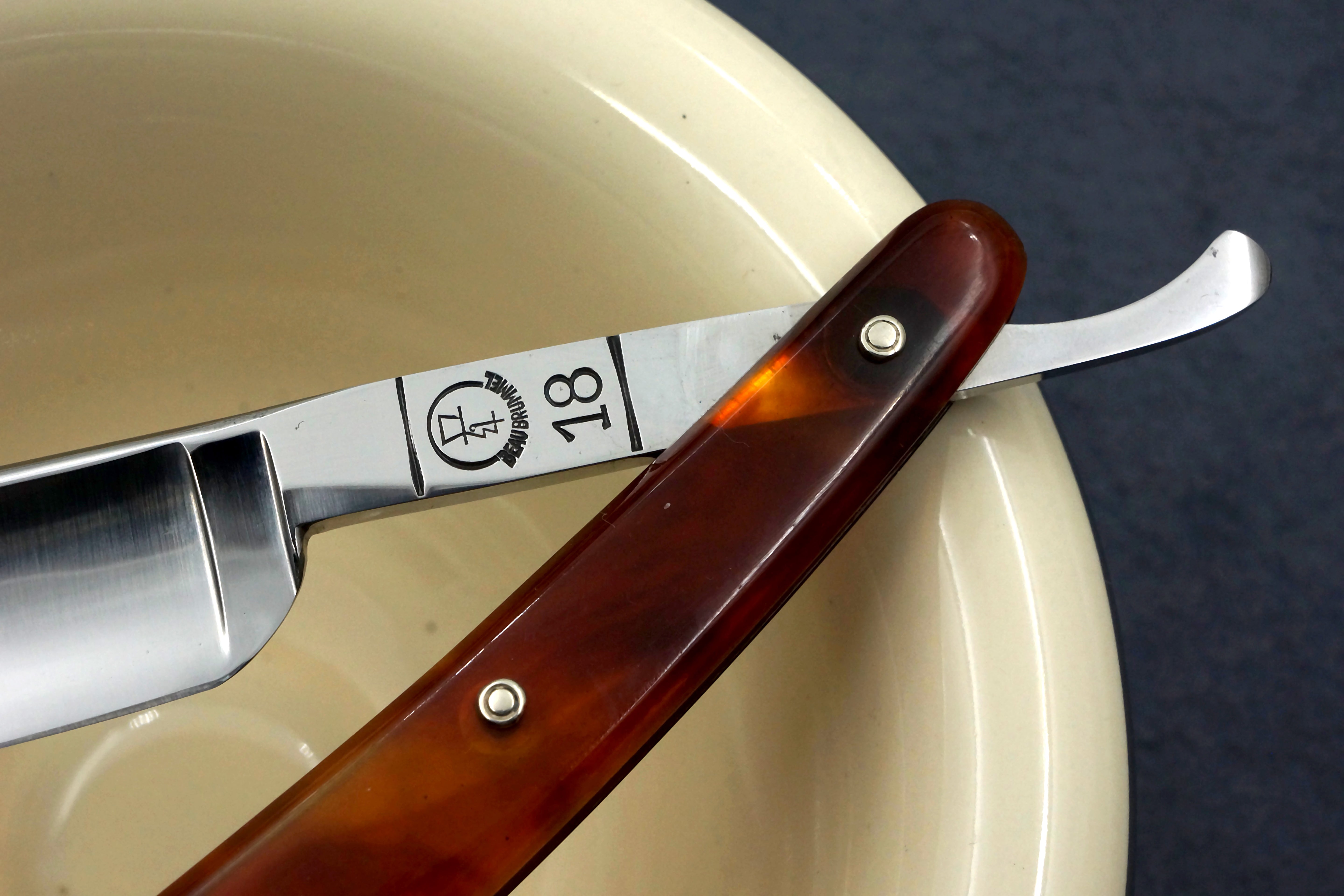 Beau Brummell No.18 11/16" Near Pristine Vintage Solingen Straight Razor - Shave Ready