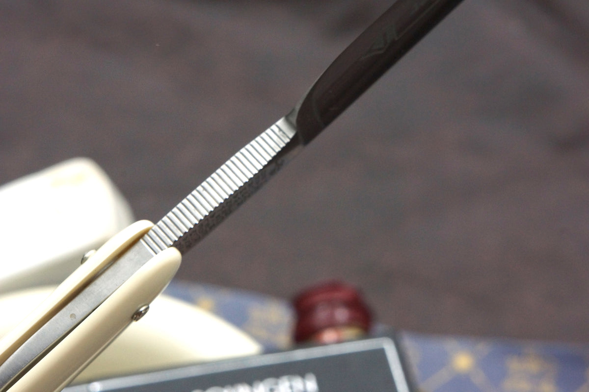 Böker "Edelweiß" 6/8 Vollhohlklinge mit geätzter Klinge - Gebrauchtes Solinger Rasiermesser - Rasurbereit