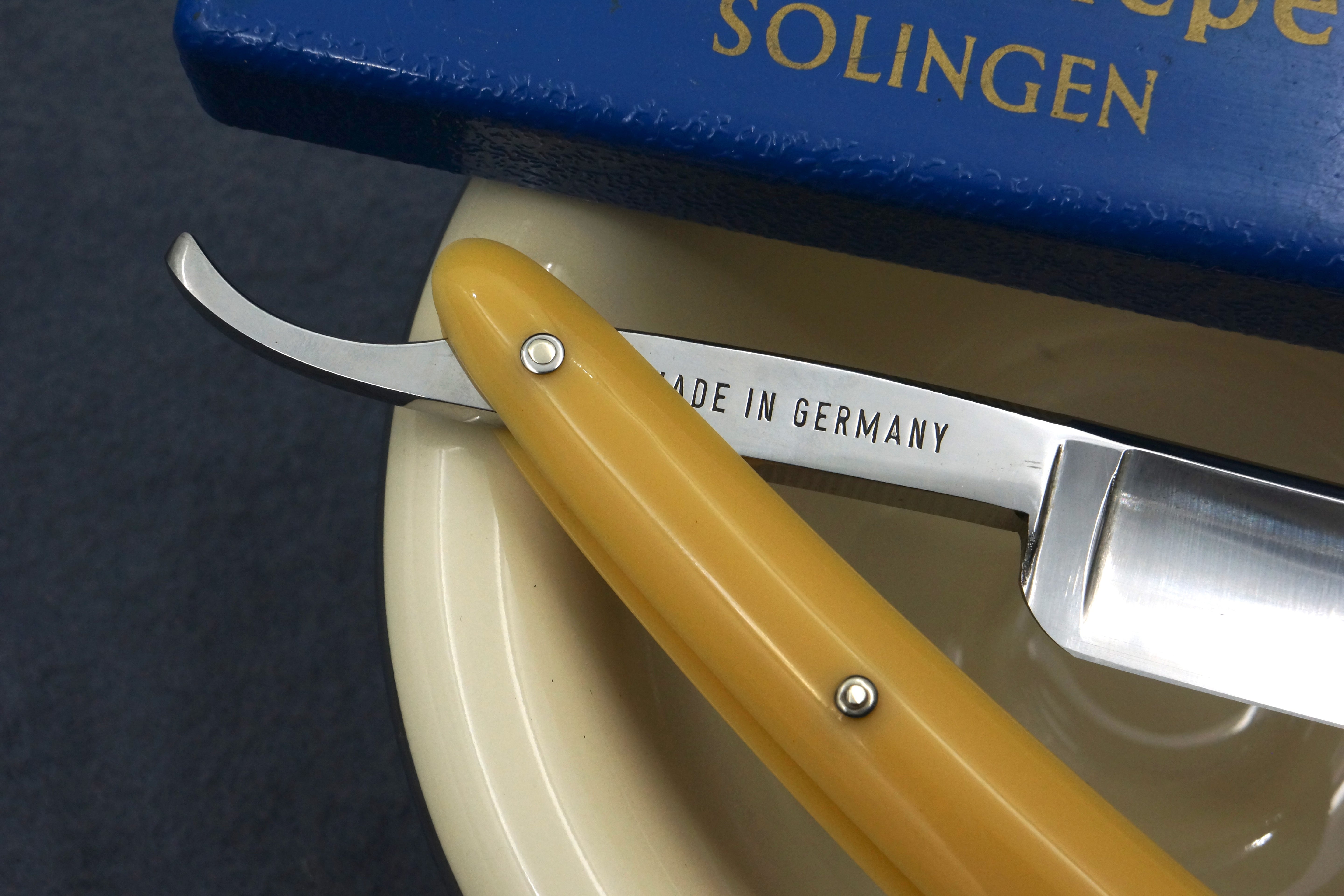 Carl Schlieper No. 501 - 11/16 Excellent Full Hollow - Vintage Solingen Straight Razor - Shave Ready