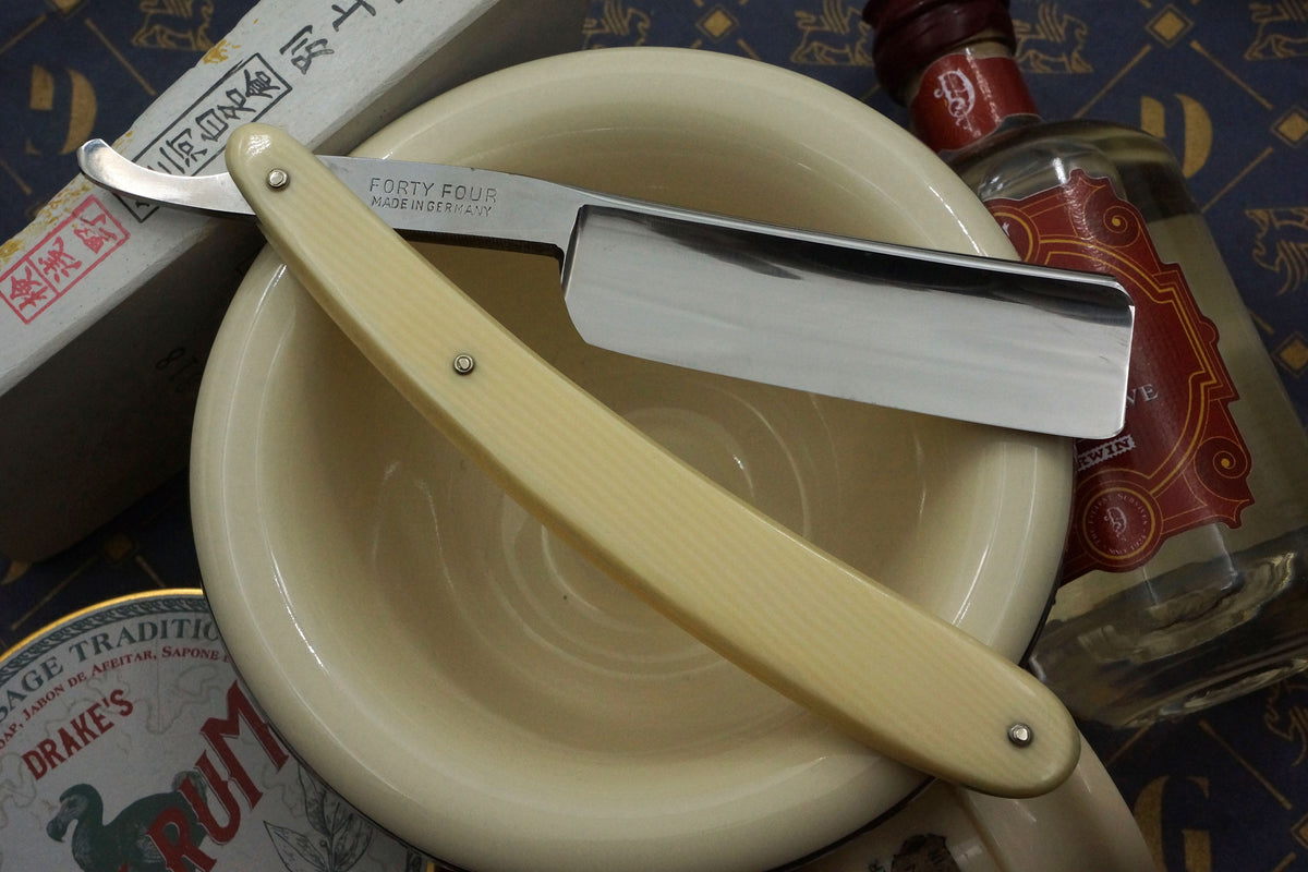 Gevoso 15/16 Full Hollow Gorgeous Etch - Vintage Near Mint Solingen Straight Razor - Shave Ready