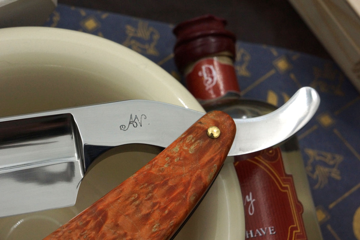 Art Razor Capitaine 19/16 Vollhohlklinge - Gebrauchtes, individuelles Rasiermesser mit Knochengriff - Rasurbereit
