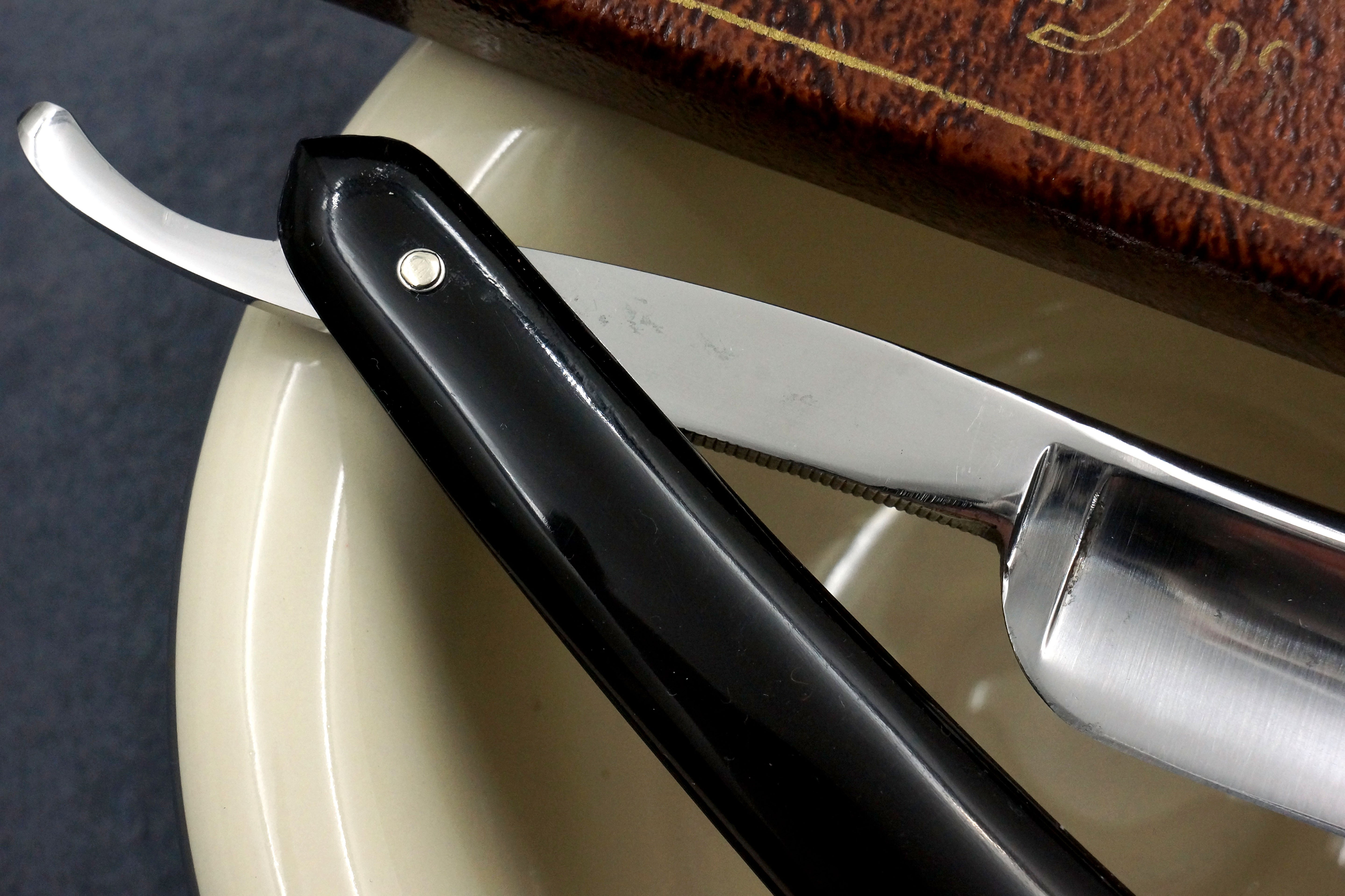 Thiers Issard No. 641 Dandy Luxe 11/16 Full Hollow - Restored Vintage French Straight Razor - Shave Ready