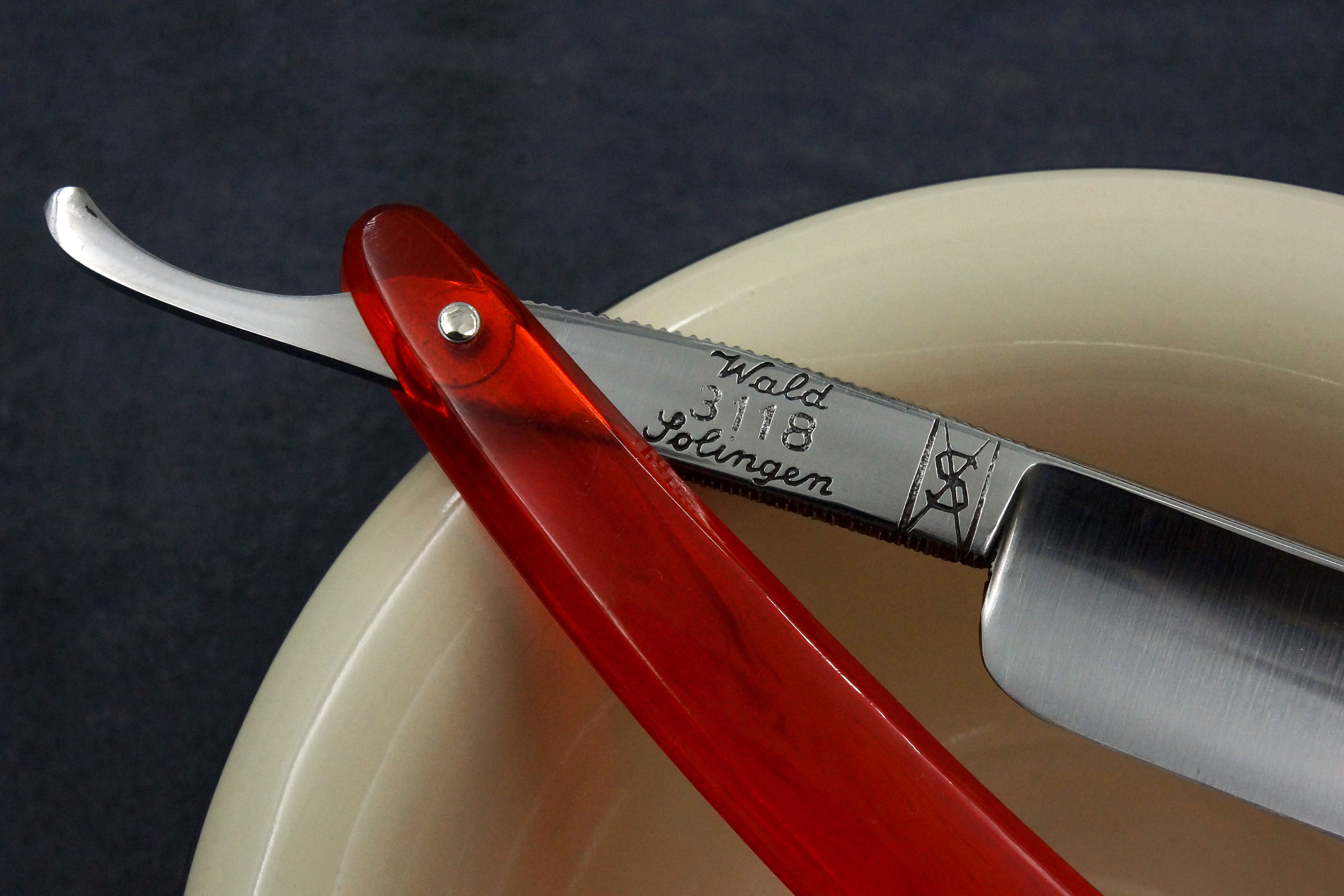 Ern Es-Ex Near Pristine 11/16 Full Hollow Blade - Solingen Vintage Straight Razor - Shave Ready
