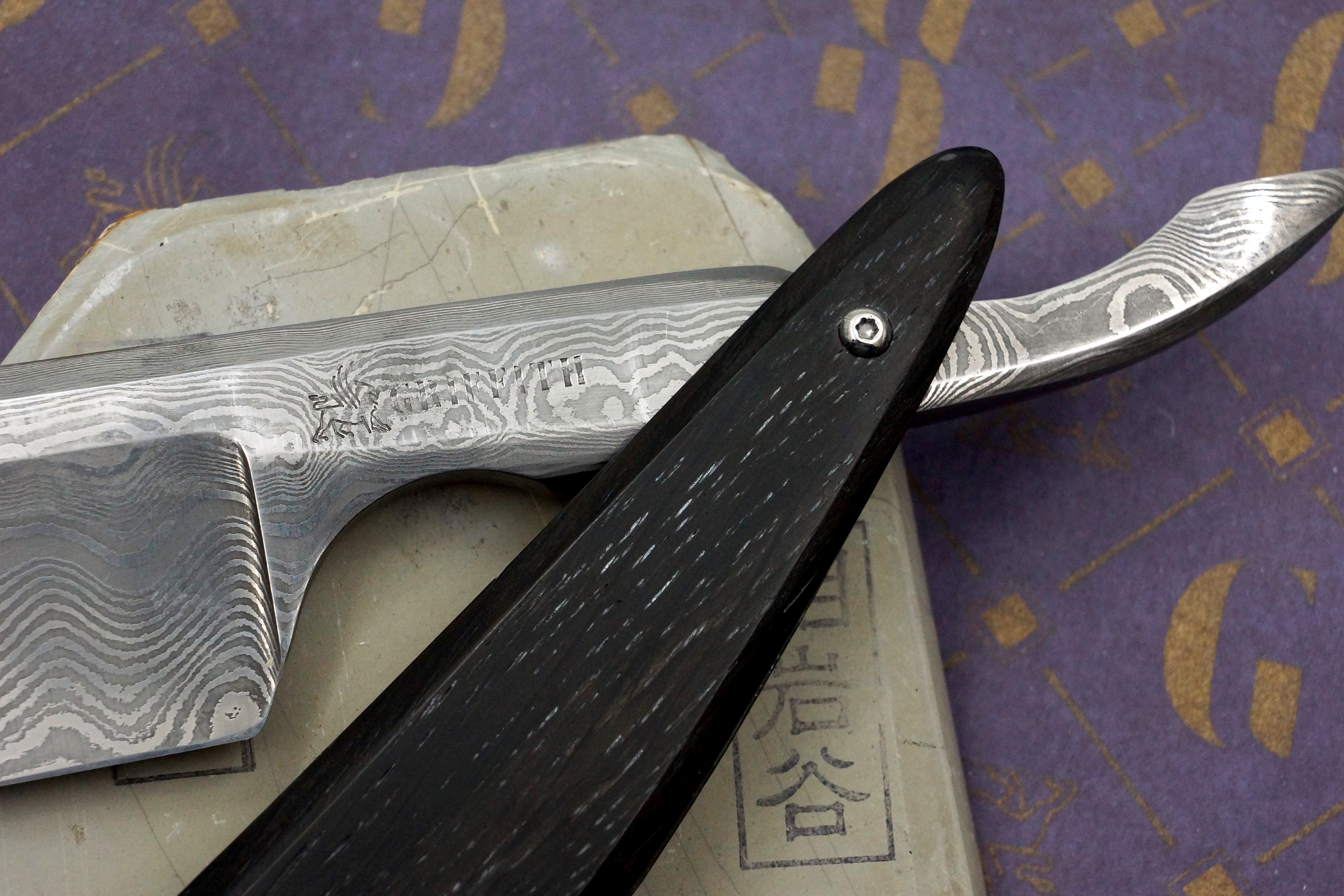 Griffith 10/8 Damascus Quarter Hollow - Bog Oak Scales Artisan Straight Razor