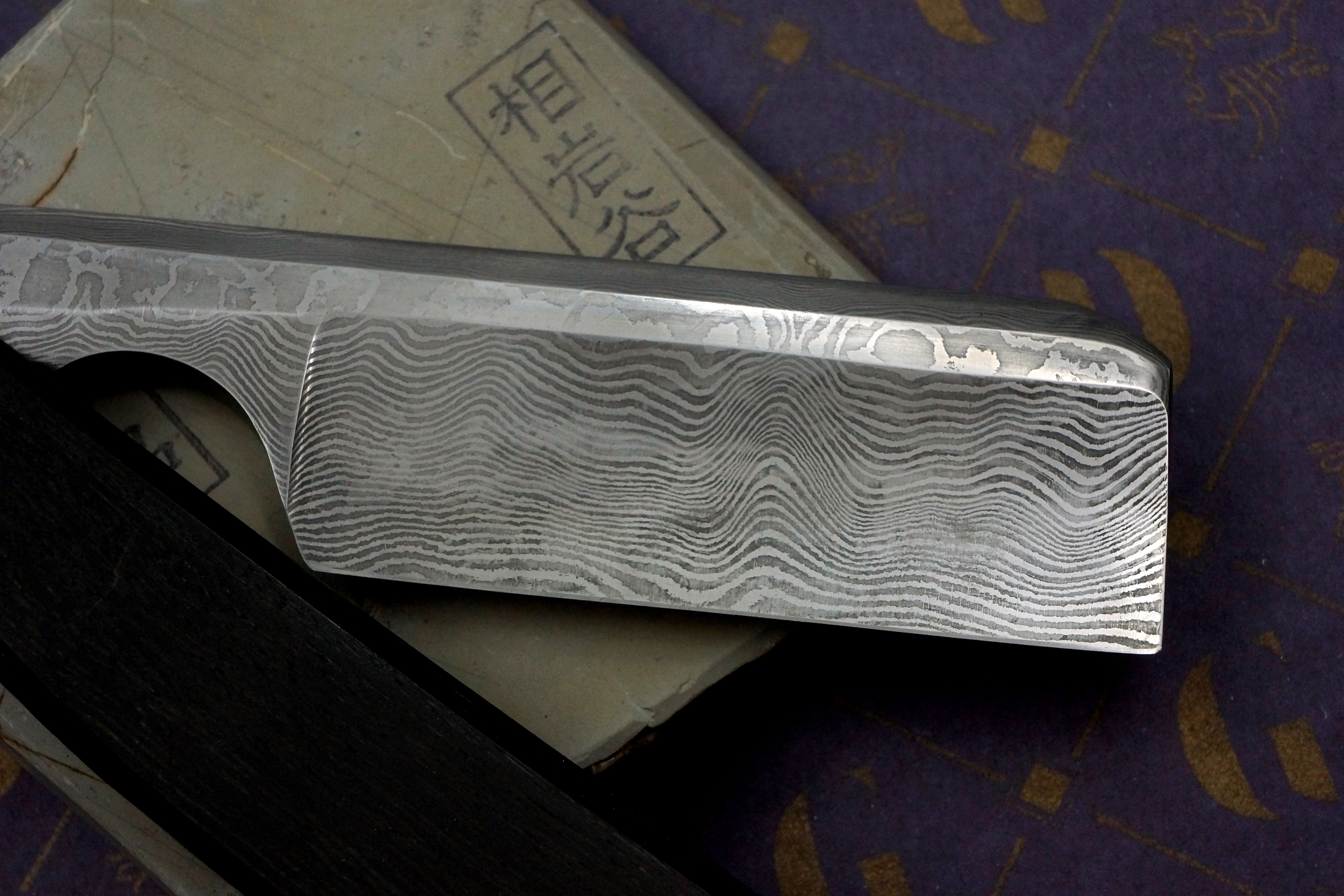 Griffith 10/8 Damascus Quarter Hollow - Bog Oak Scales Artisan Straight Razor