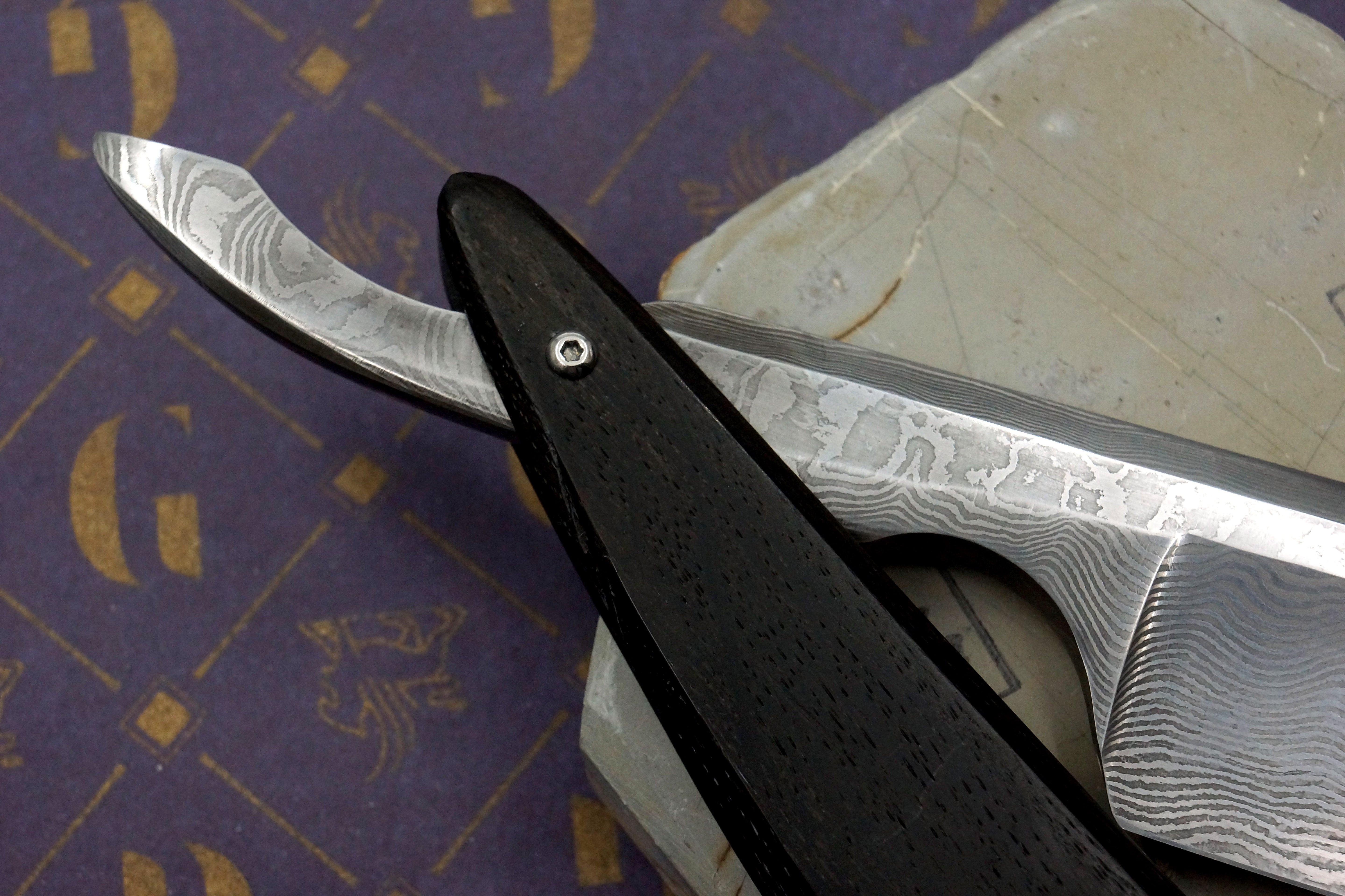 Griffith 10/8 Damascus Quarter Hollow - Bog Oak Scales Artisan Straight Razor