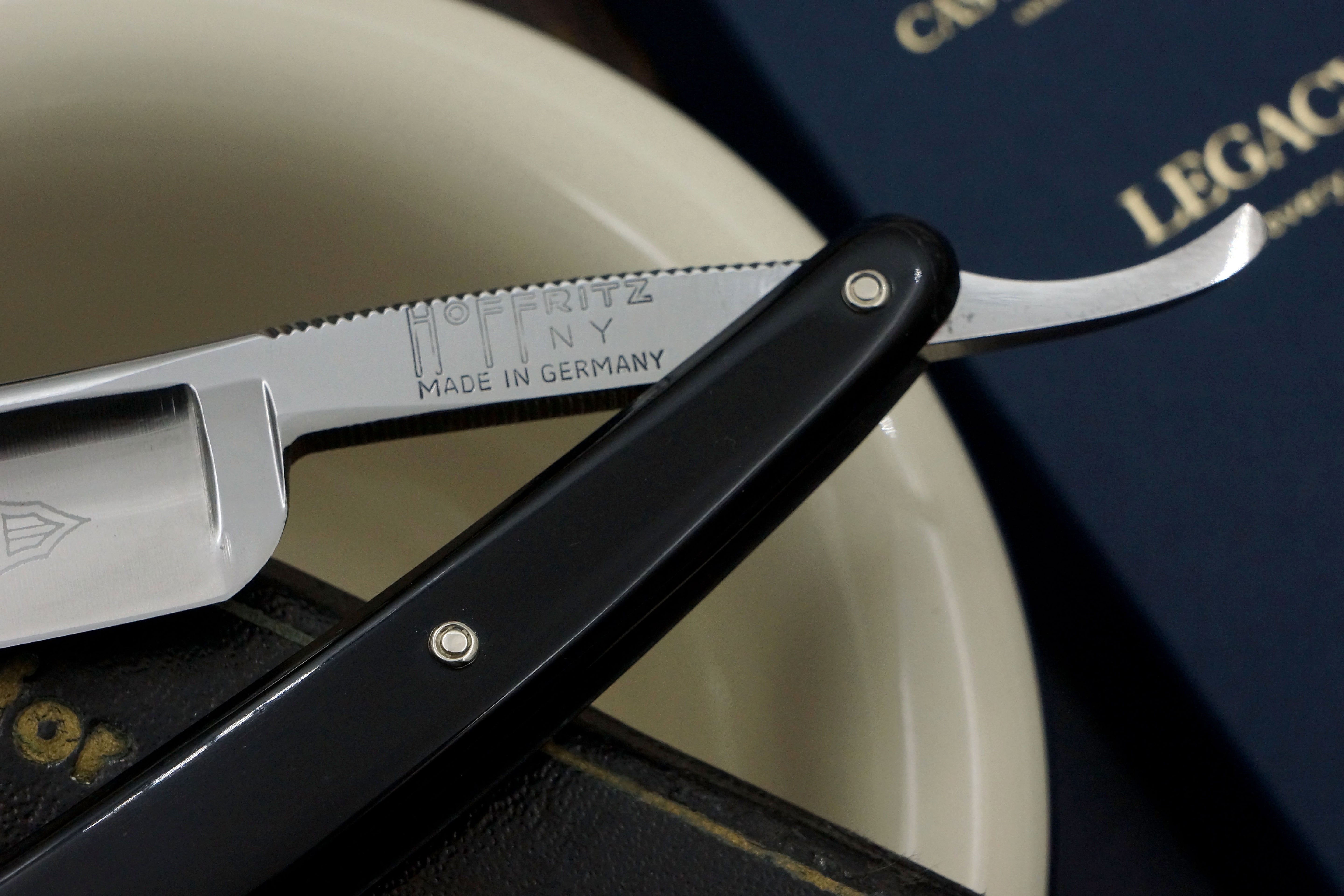 Hoffritz Cutlery 11/16" Near Pristine Vintage Solingen Straight Razor - Shave Ready