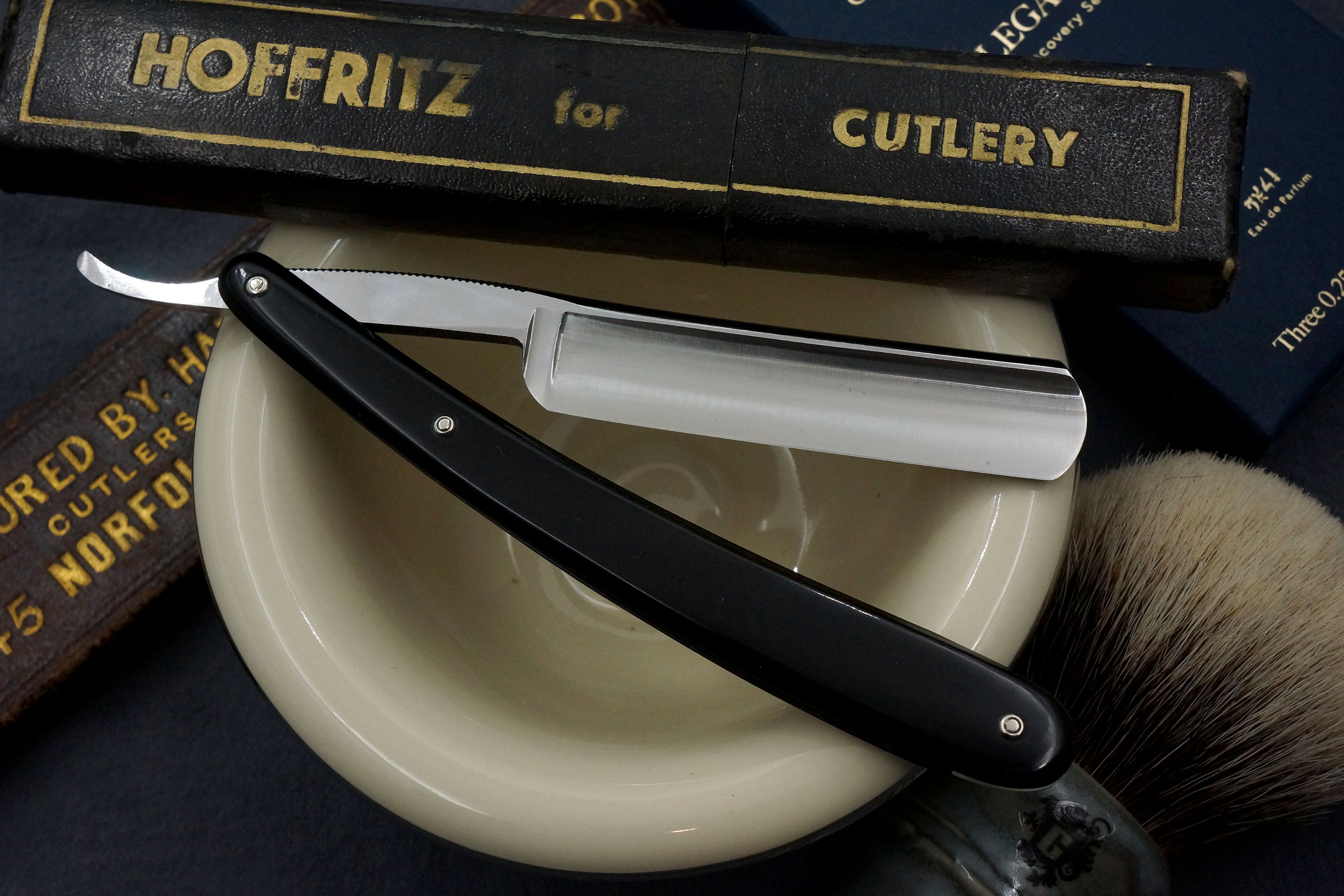 Hoffritz Cutlery 11/16" Near Pristine Vintage Solingen Straight Razor - Shave Ready