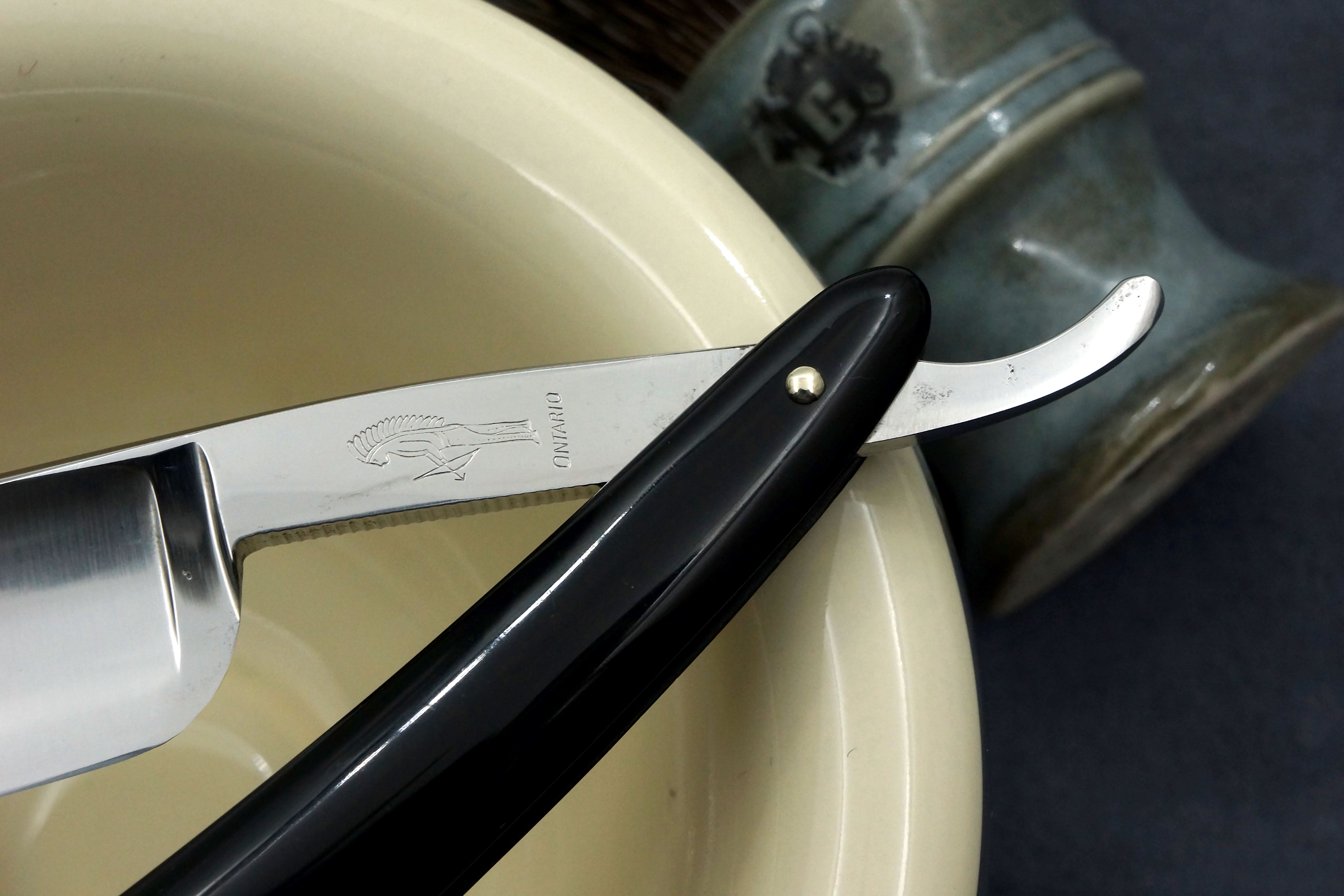 Ontario Cutlery - Near Pristine 6/8 Full Hollow Blade - American Vintage Straight Razor - Shave Ready