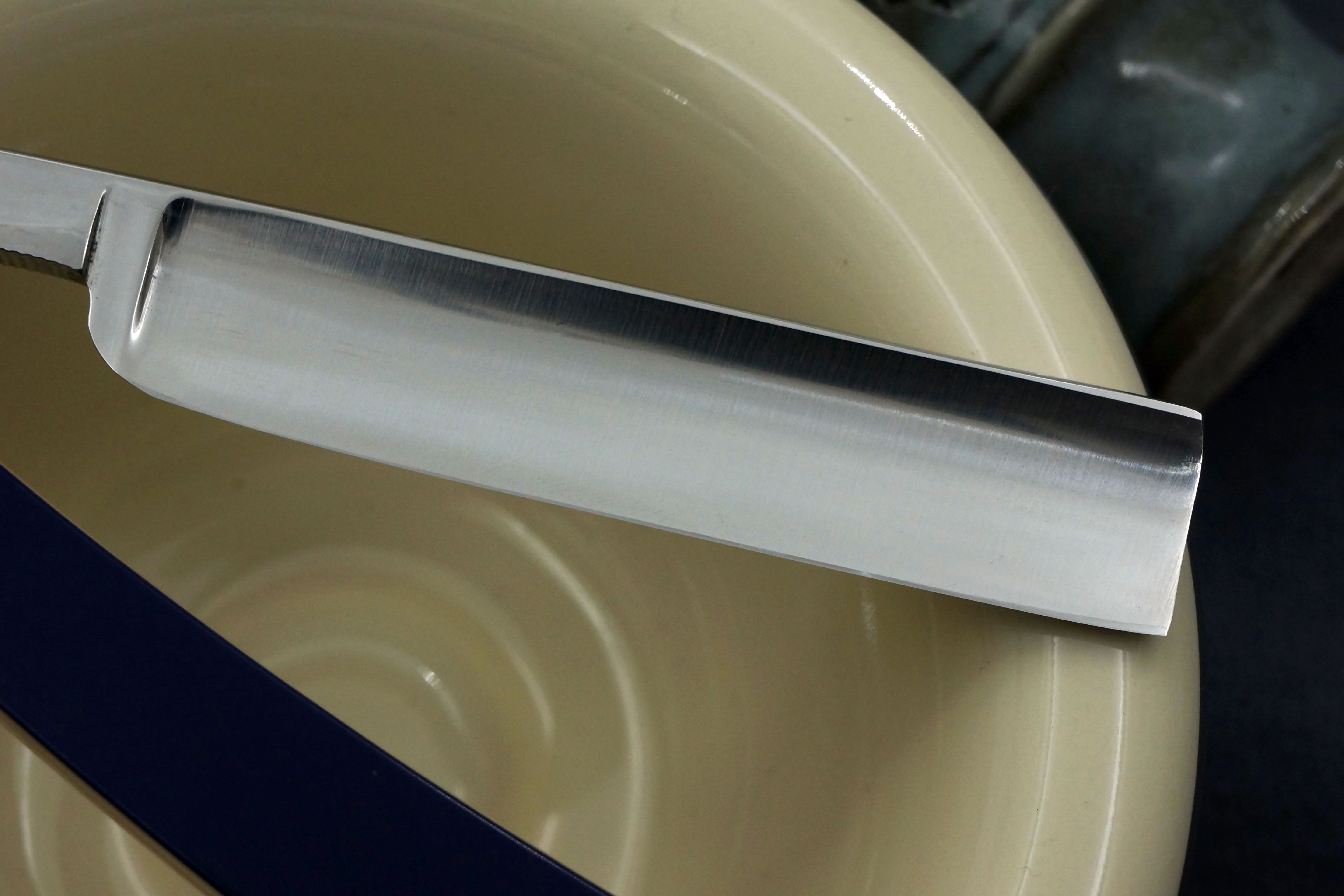 George W. Korn "Blue Bird" 5/8 Full Hollow Blade -Near Mint American Straight Razor - Shave Ready