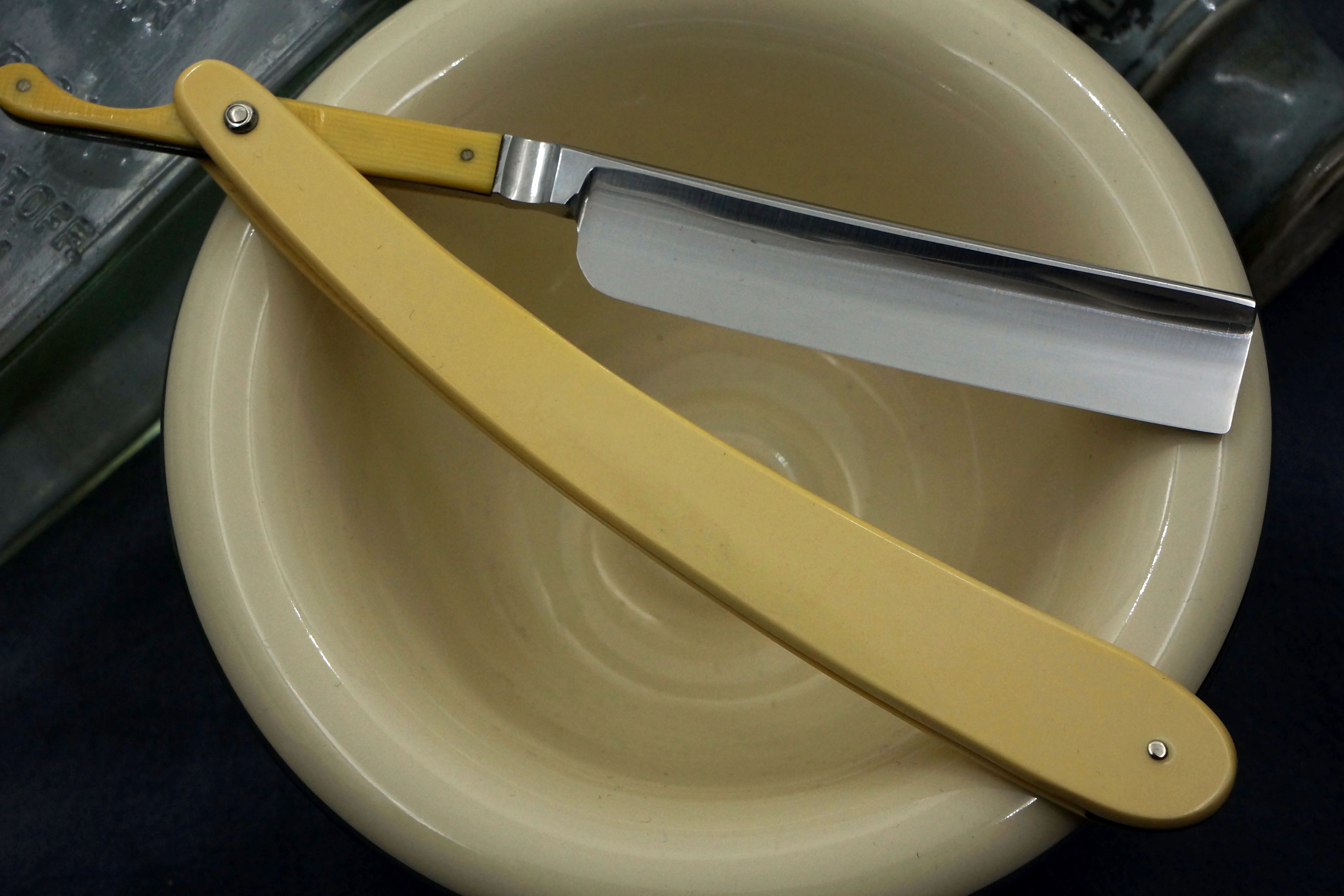 Case Bros. Springville NY - 5/8 Excellent Clad Tang Scarce American Straight Razor - Shave Ready