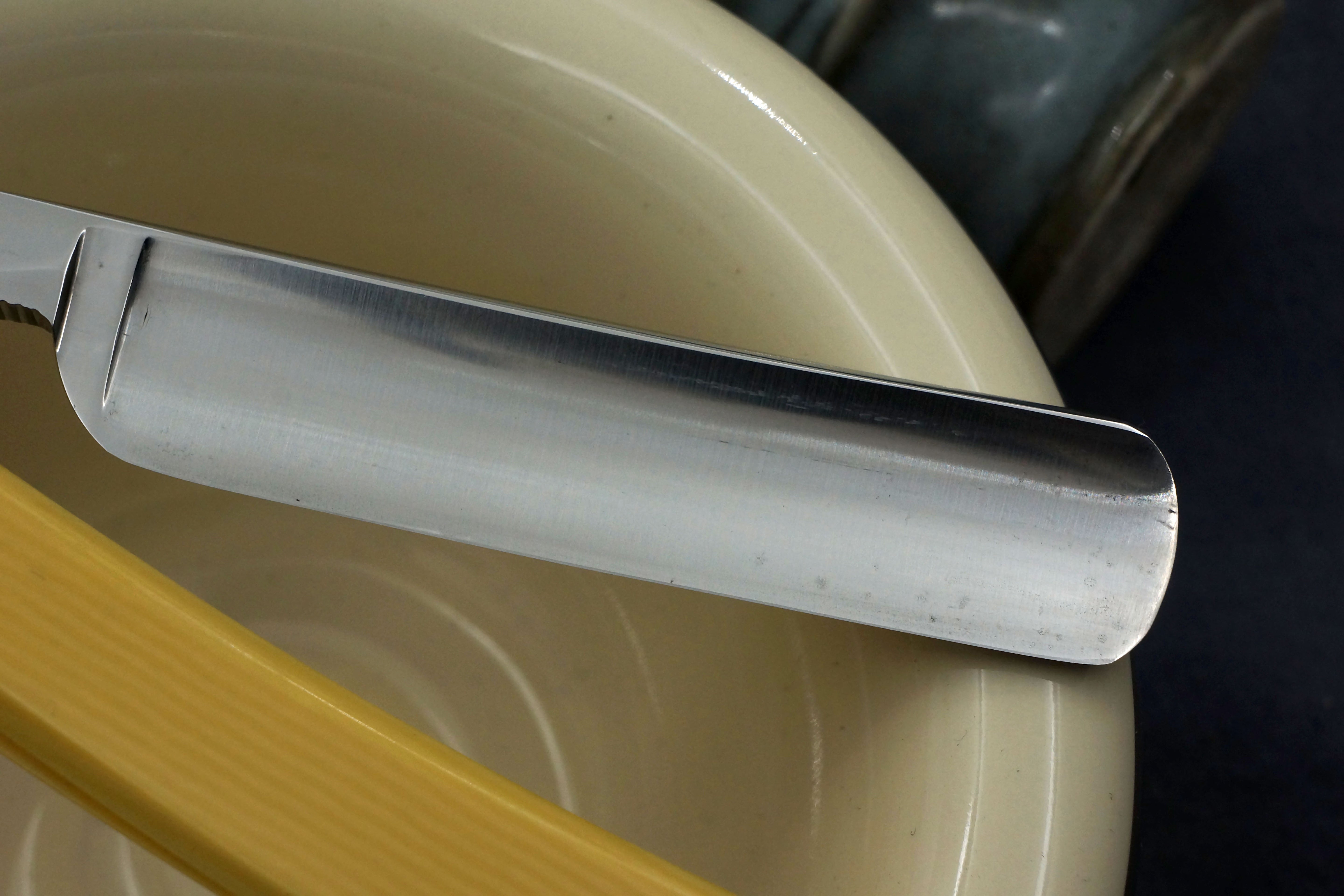 Robeson Suredge "White King" - 11/16 Full Hollow Blade - Scarce Vintage NY American Straight Razor - Shave Ready