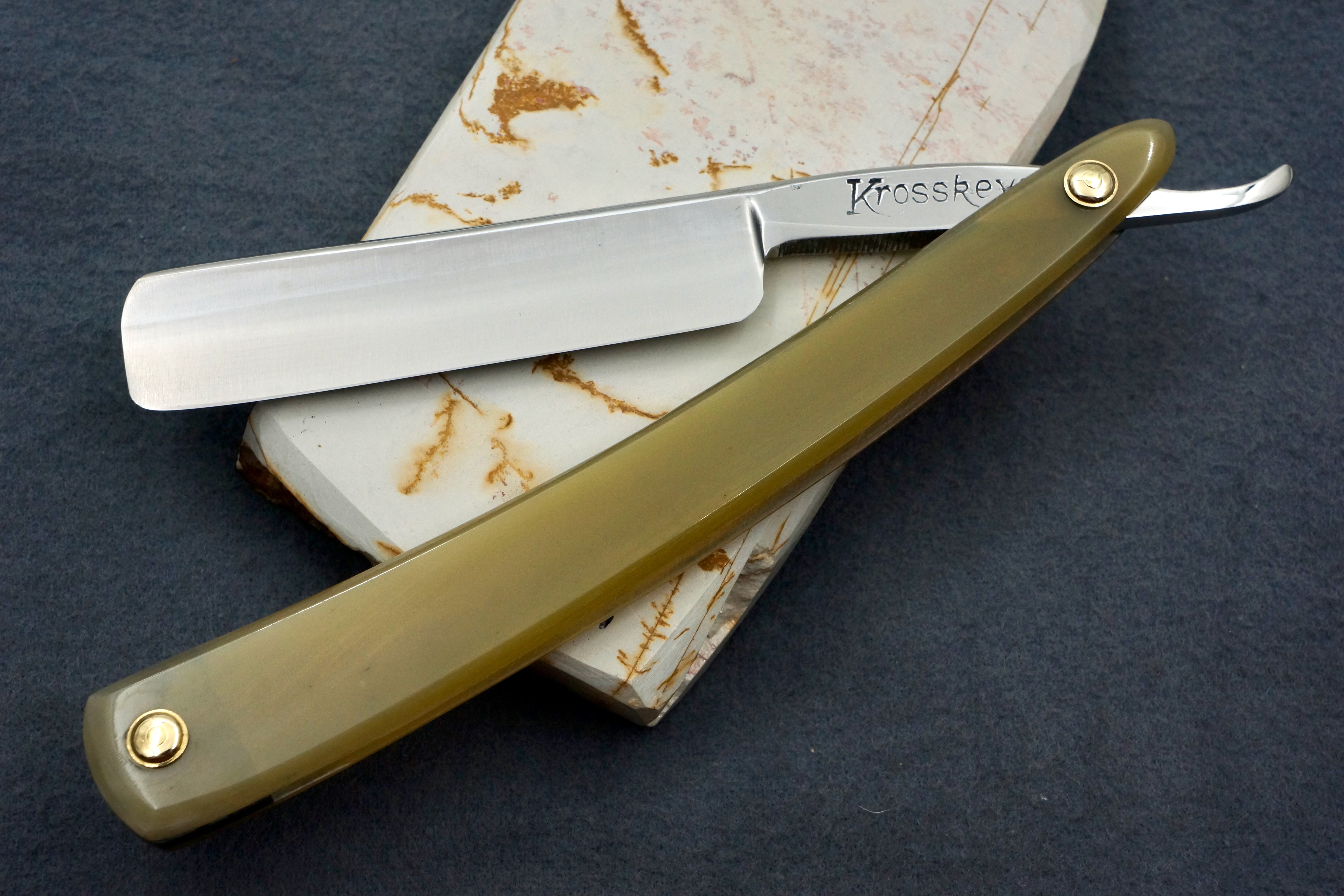 Griffith Krosskeys Sheffield Steel 11/16 Full Hollow Blade - Blonde Horn Scales Artisan Straight Razor