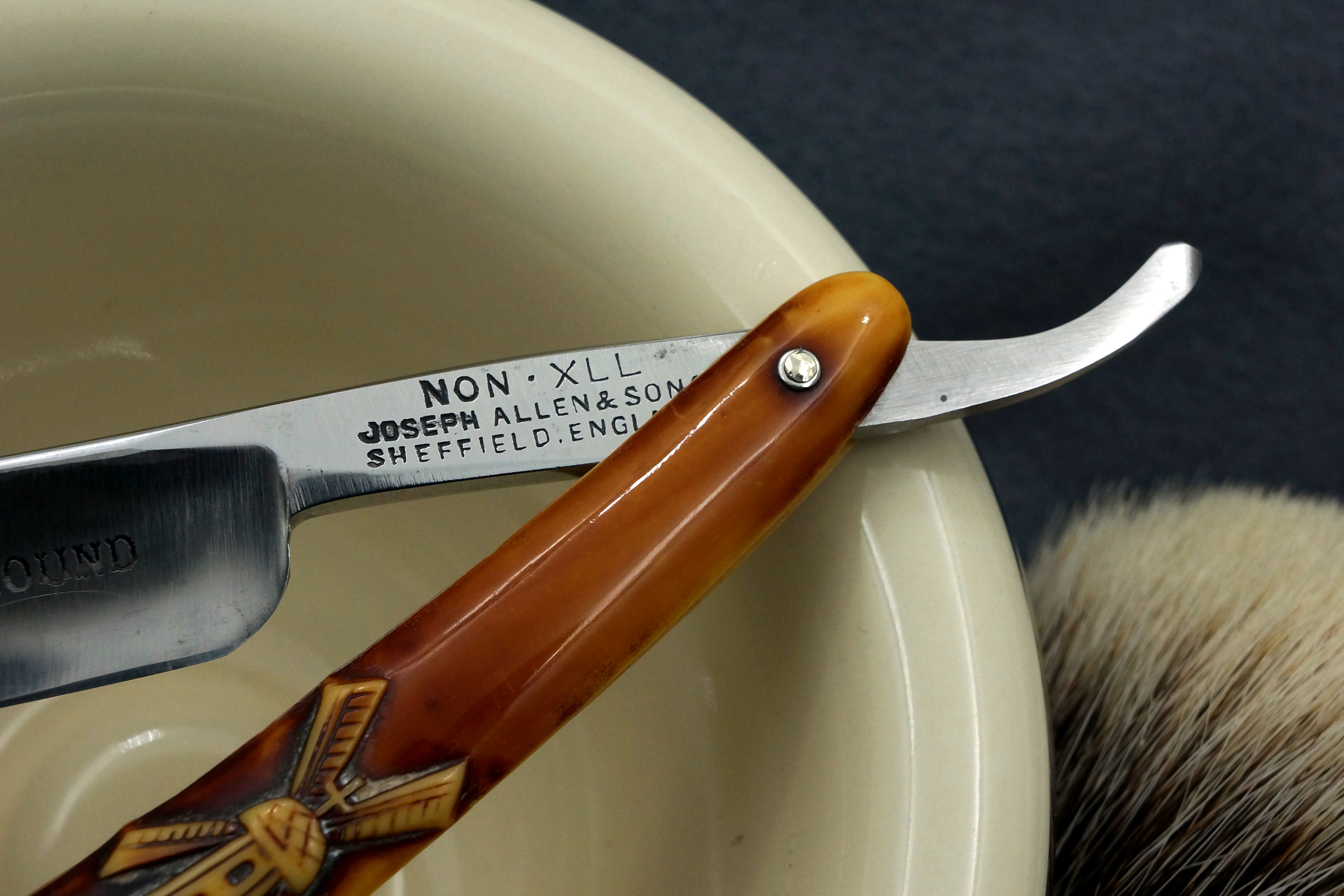 Joseph Allen & Sons "Medium Hollow Ground" with Fancy Scales - 5/8 Blade - Restored Sheffield Vintage Straight Razor - Shave Ready