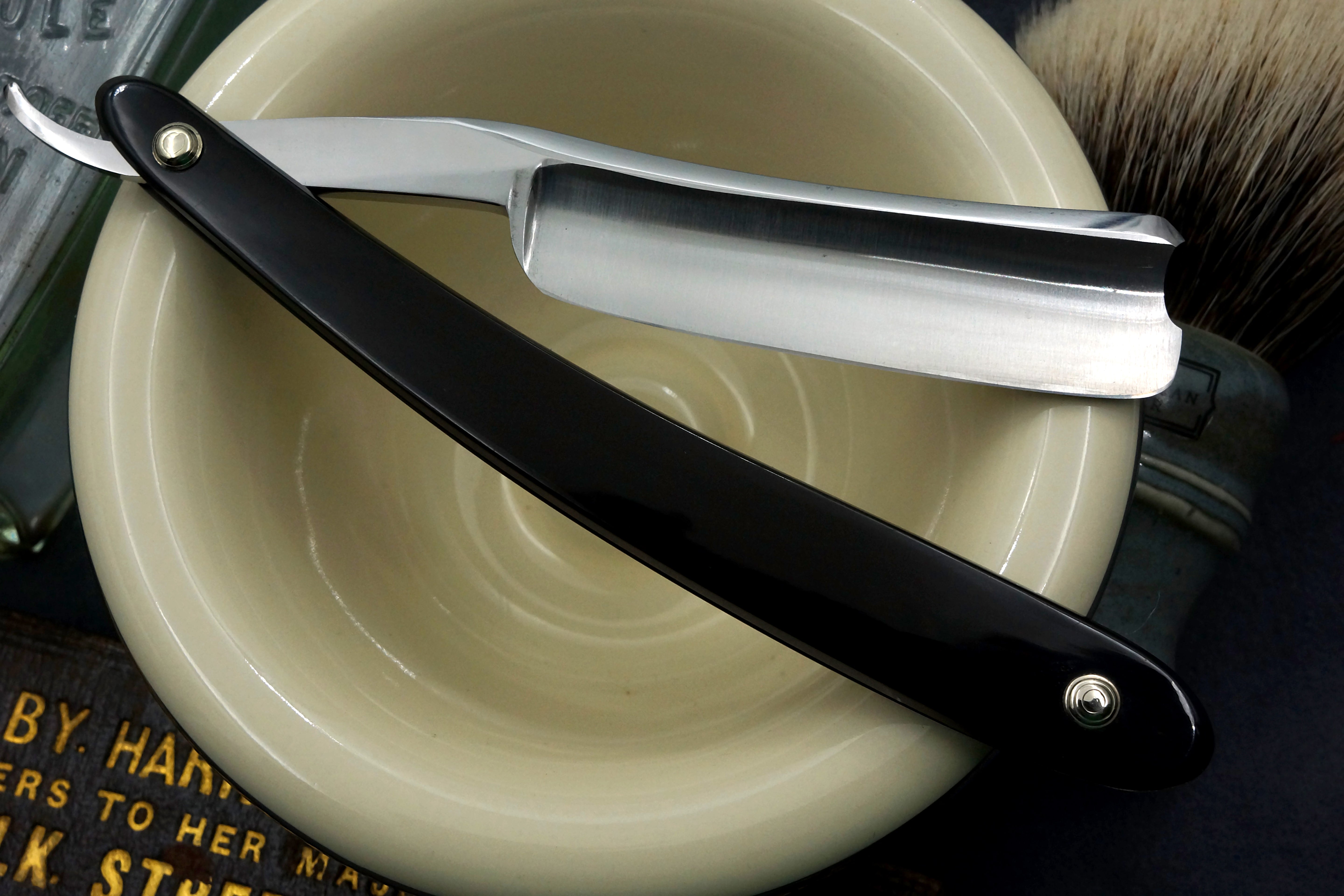Wade & Butcher 13/16 Blade with Original Horn Scales - Fully Restored Sheffield Straight Razor - Shave Ready