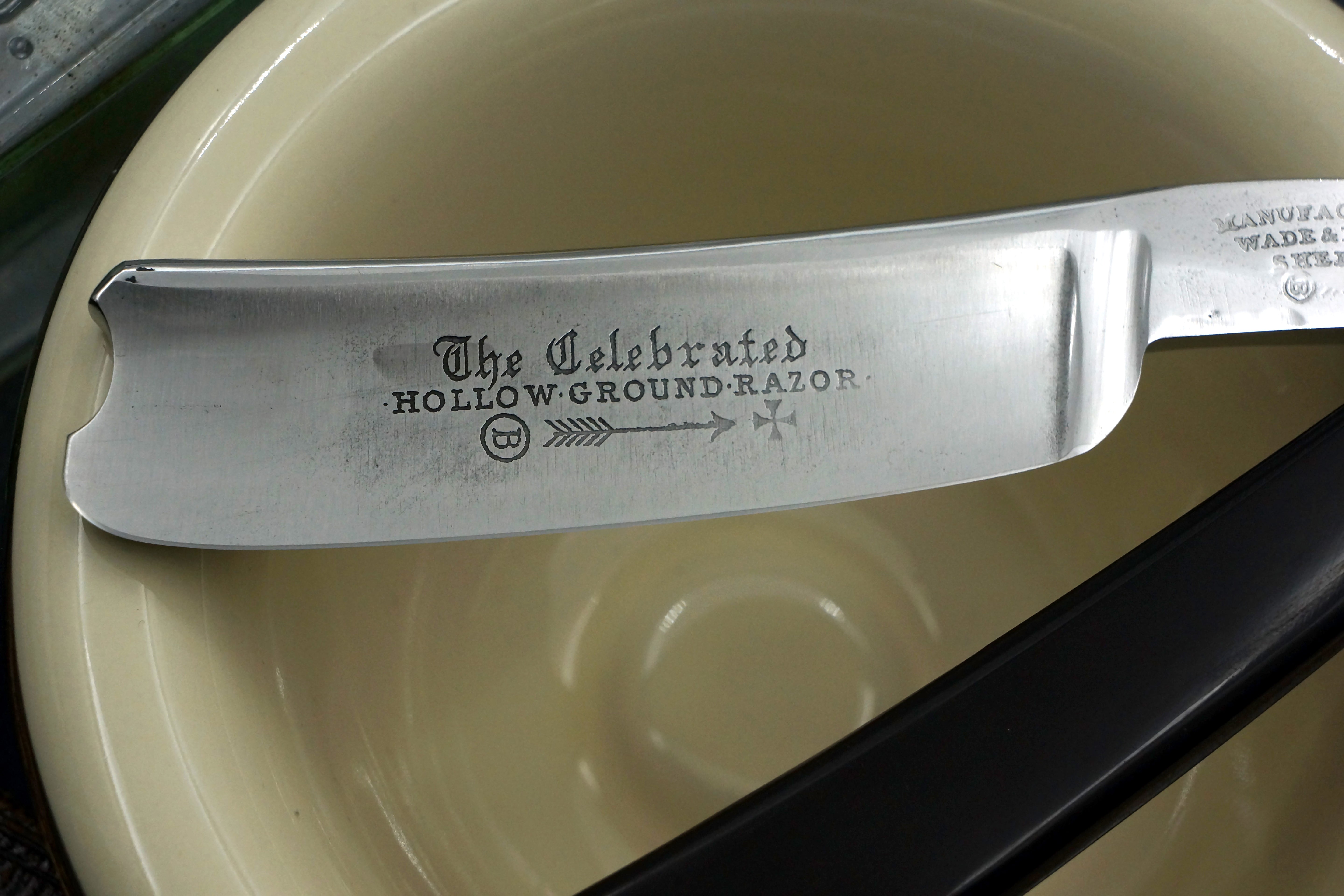 Wade & Butcher Celebrated Hollow Ground 13/16" wide - Fully Restored with New Horn Scales Sheffield Straight Razor - Shave Ready
