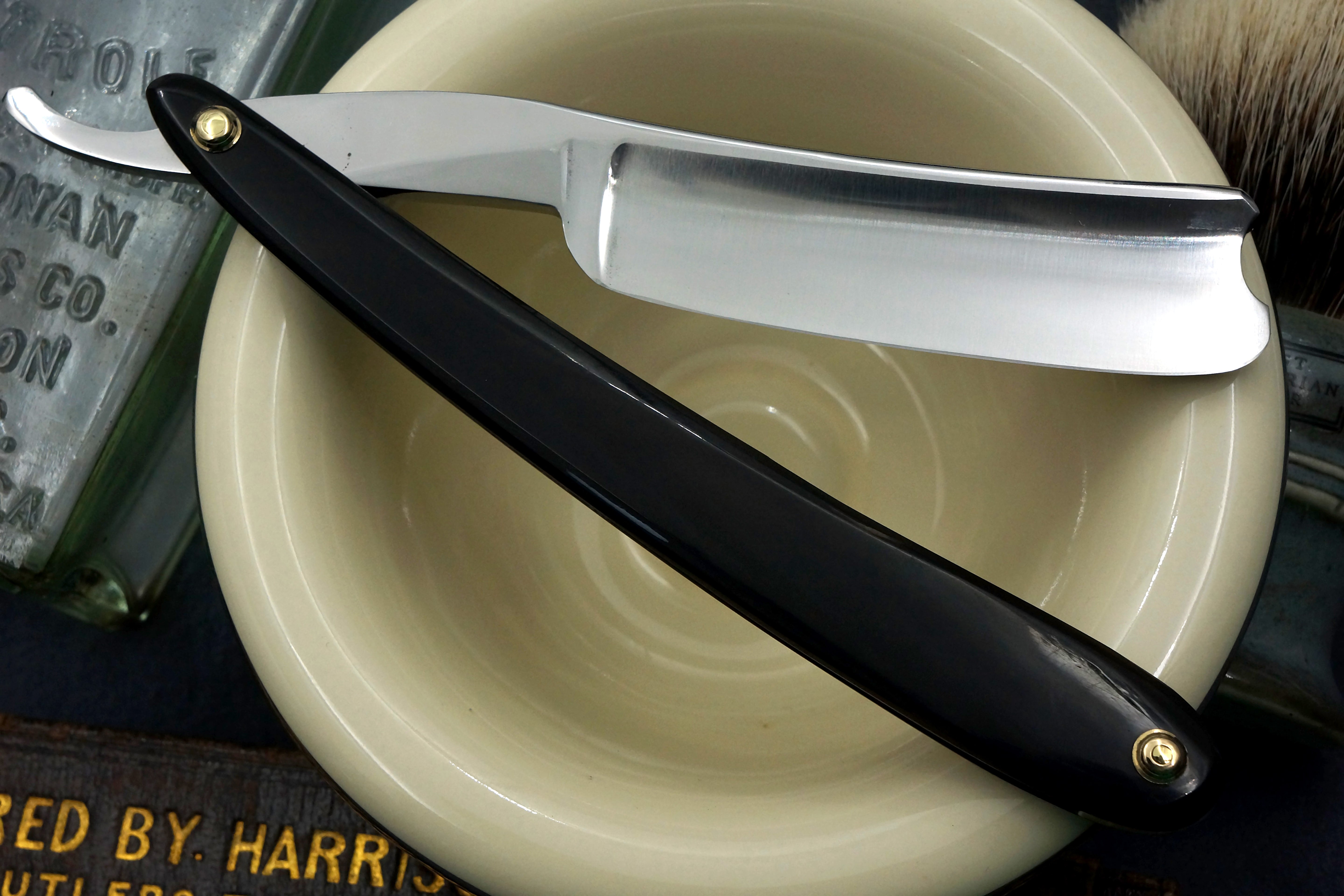 Wade & Butcher Celebrated Hollow Ground 13/16" wide - Fully Restored with New Horn Scales Sheffield Straight Razor - Shave Ready