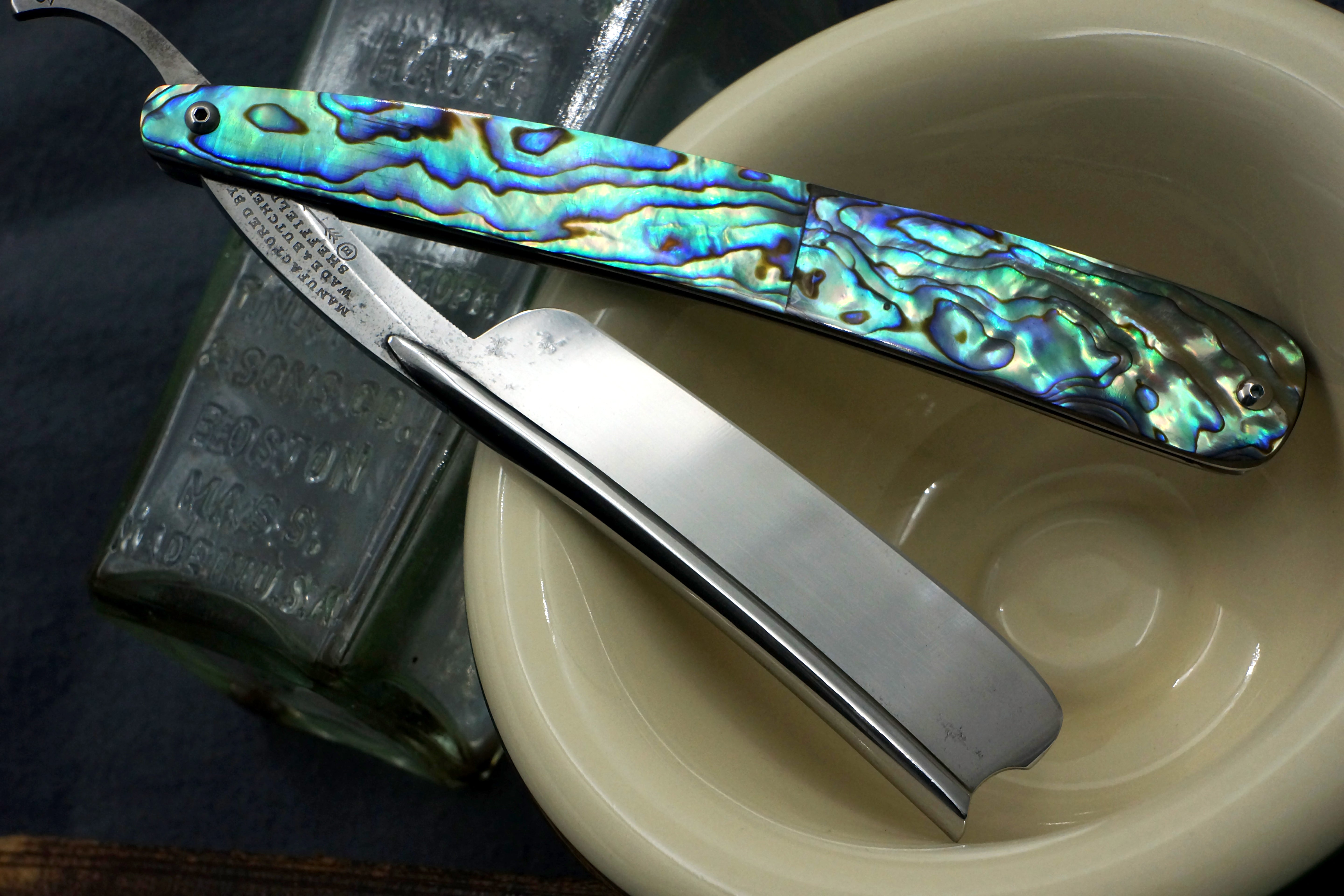 Wade & Butcher - Stunning 13/16 Frameback with Abalone Scales Sheffield Straight Razor - Shave Ready