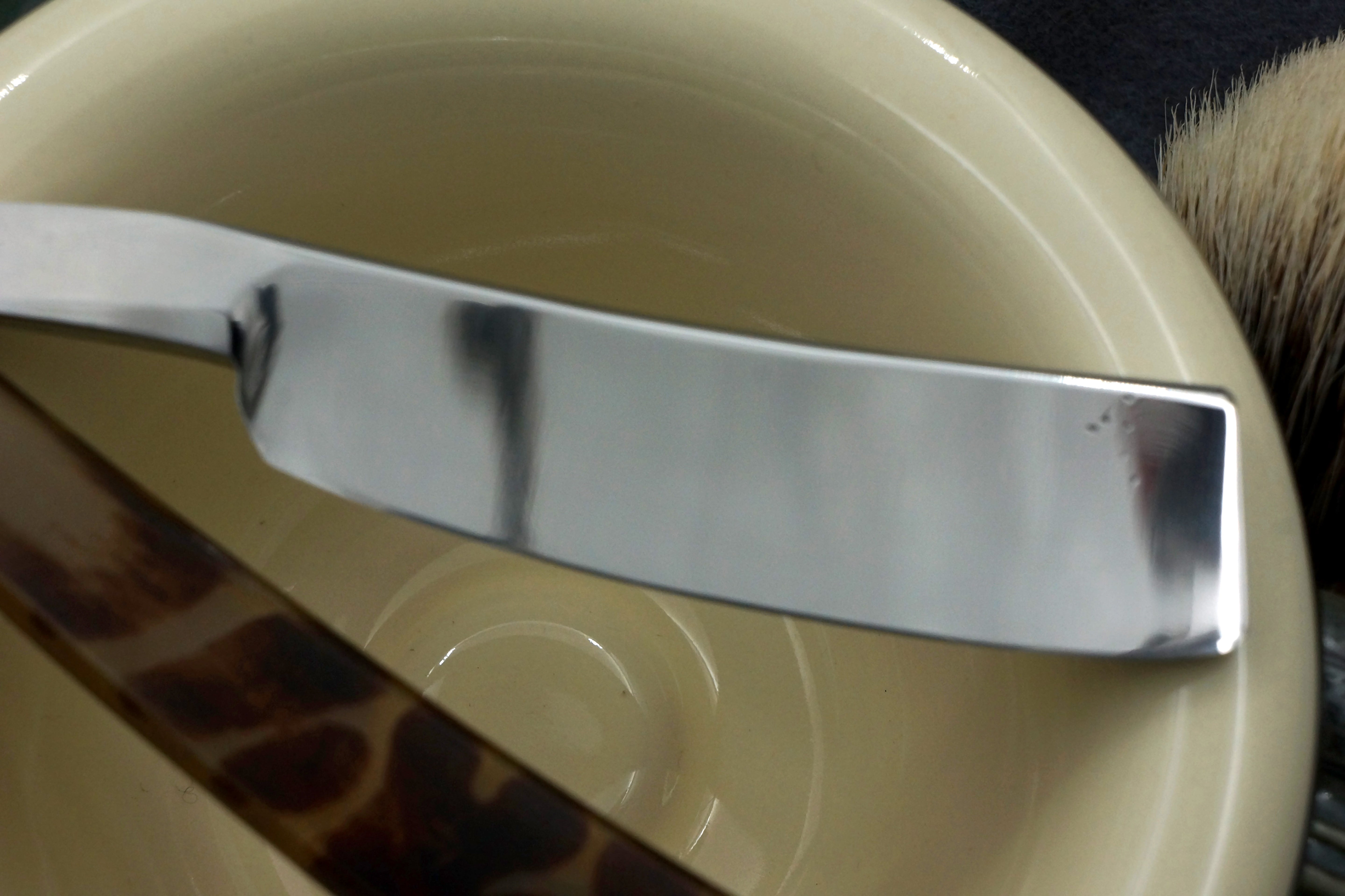 F. Fenney "Tally Ho" 13/16 Near Wedge Blade with Fancy Horn Scales - Handsome Fully Restored Sheffield Straight Razor - Shave Ready