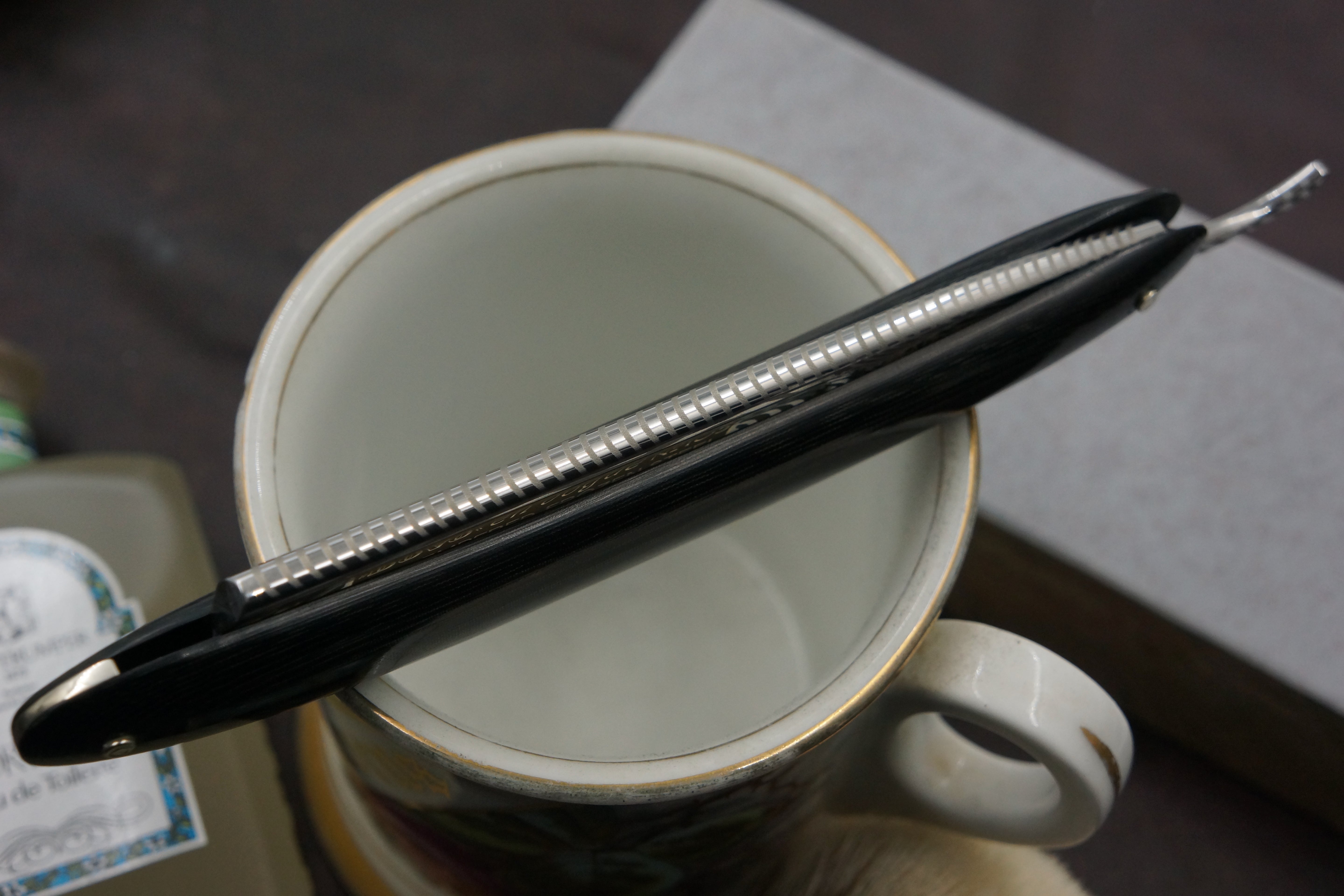 Dovo "En Vogue" No. 105 - Preowned Fancy 11/16 Full Hollow Blade - Solingen Straight Razor - Shave Ready