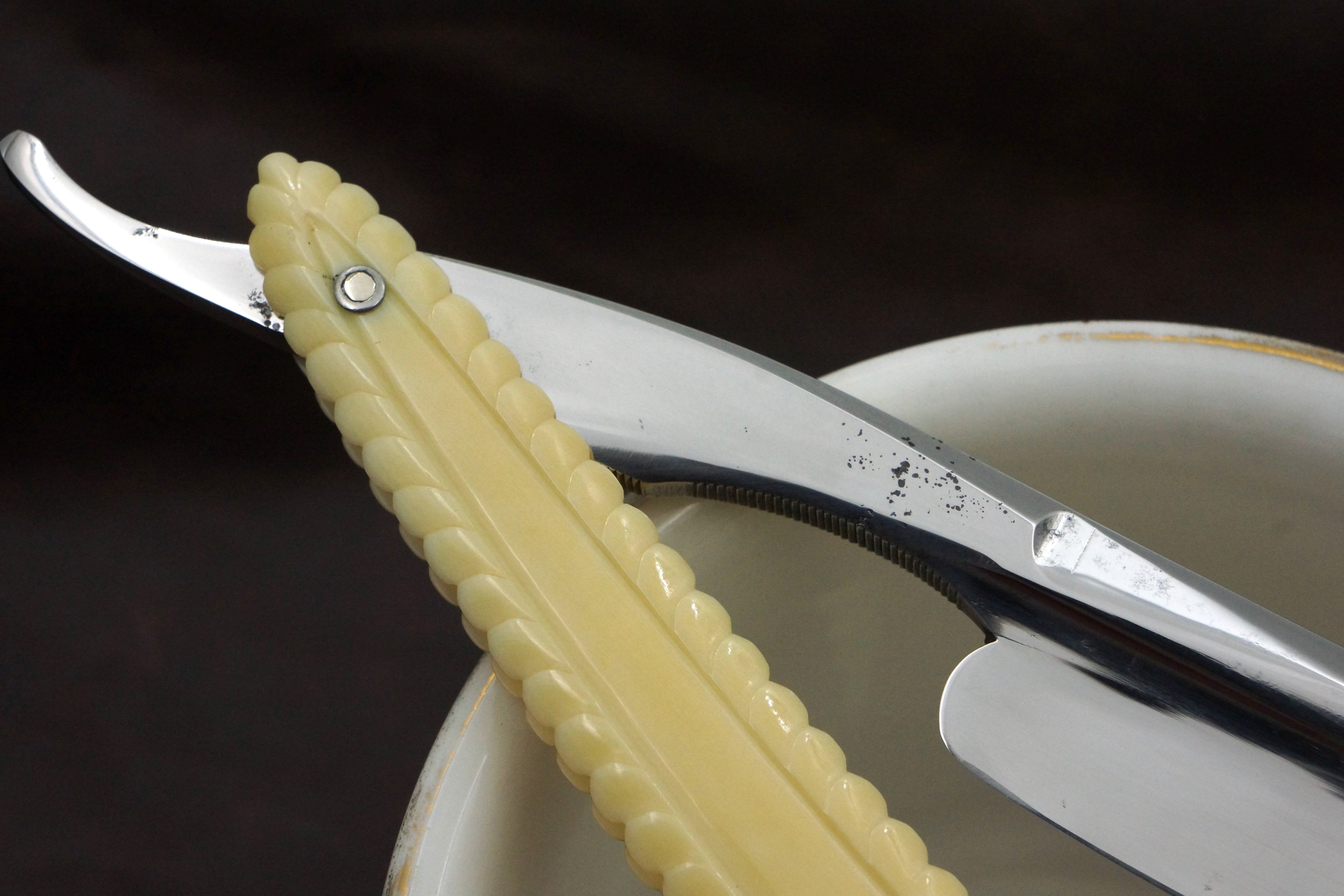 Hawcroft & Pearson - Stunning Rare 11/16 Very Fancy Blade & Carved Ivory Scales -Sheffield Straight Razor - Shave Ready
