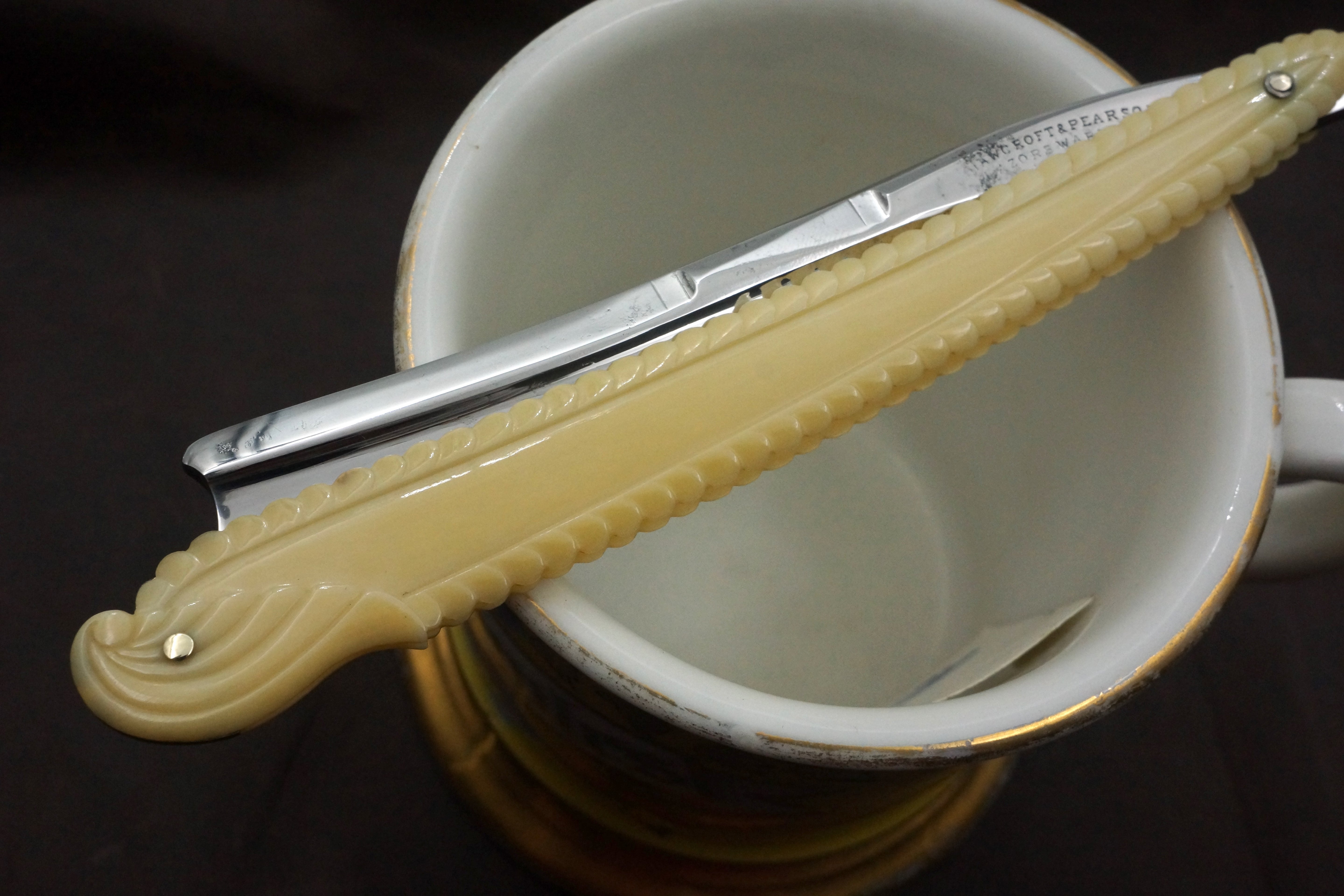 Hawcroft & Pearson - Stunning Rare 11/16 Very Fancy Blade & Carved Ivory Scales -Sheffield Straight Razor - Shave Ready
