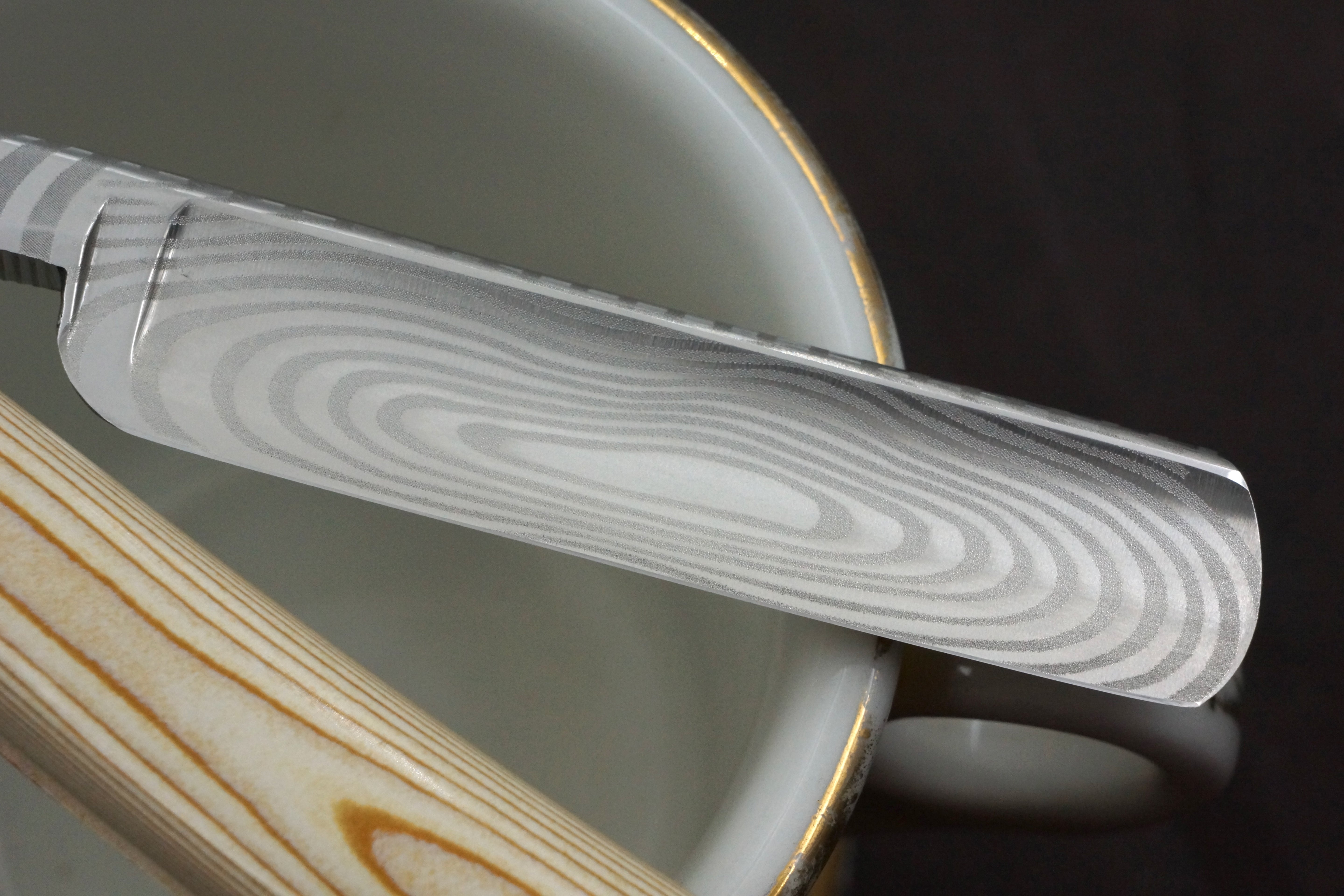 Dovo "En Vogue" No. 105 - Preowned Fancy 11/16 Full Hollow Blade - Solingen Straight Razor - Shave Ready