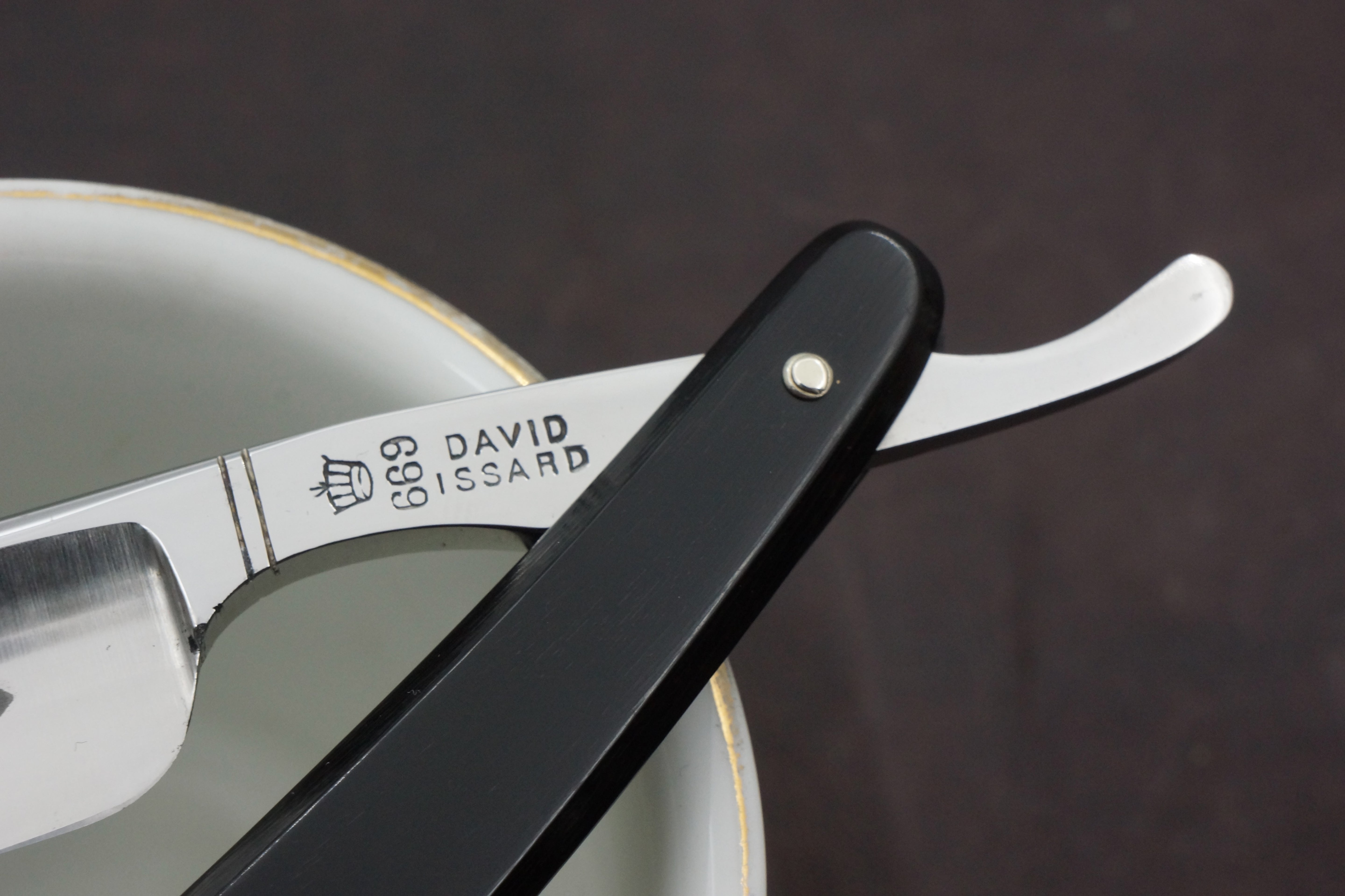 David Issard - Very Rare Like New 6/8 Full Hollow Blade - Vintage French Straight Razor - Shave Ready