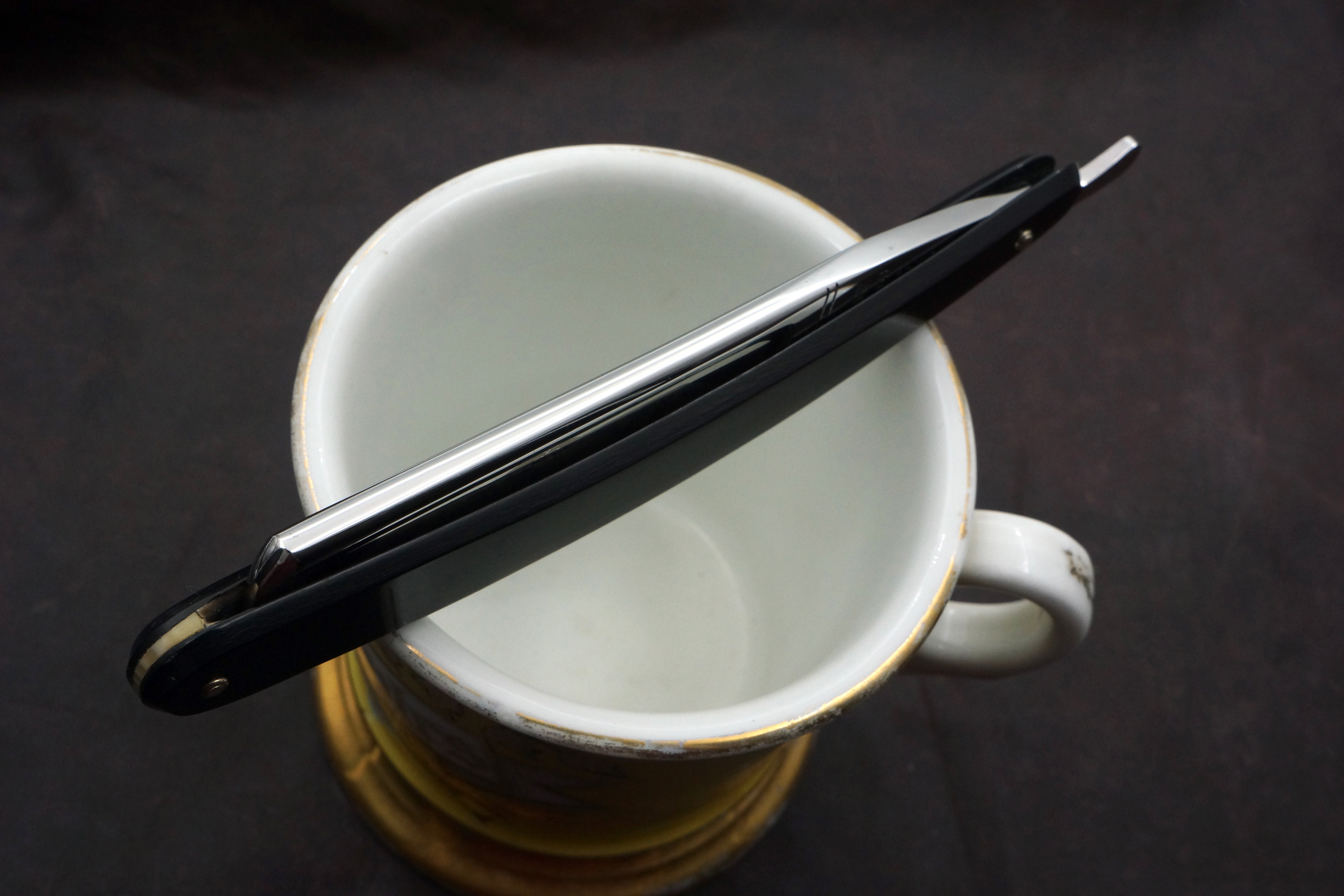 David Issard - Very Rare Like New 6/8 Full Hollow Blade - Vintage French Straight Razor - Shave Ready