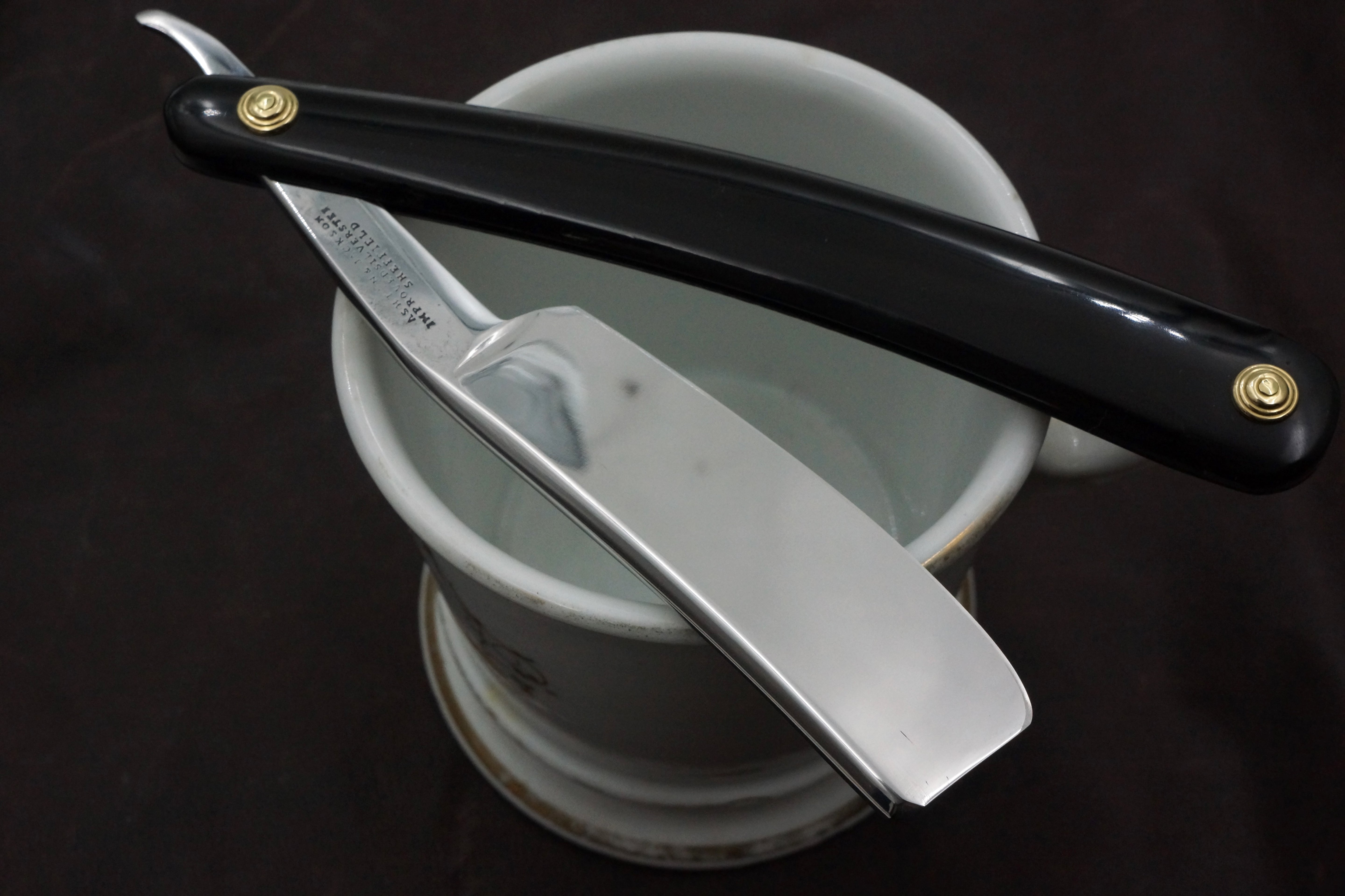 Ashton & Jackson "Improved Silver Steel - 15/16" Blade with New Horn Scales - Restored Sheffield Straight Razor - Shave Ready