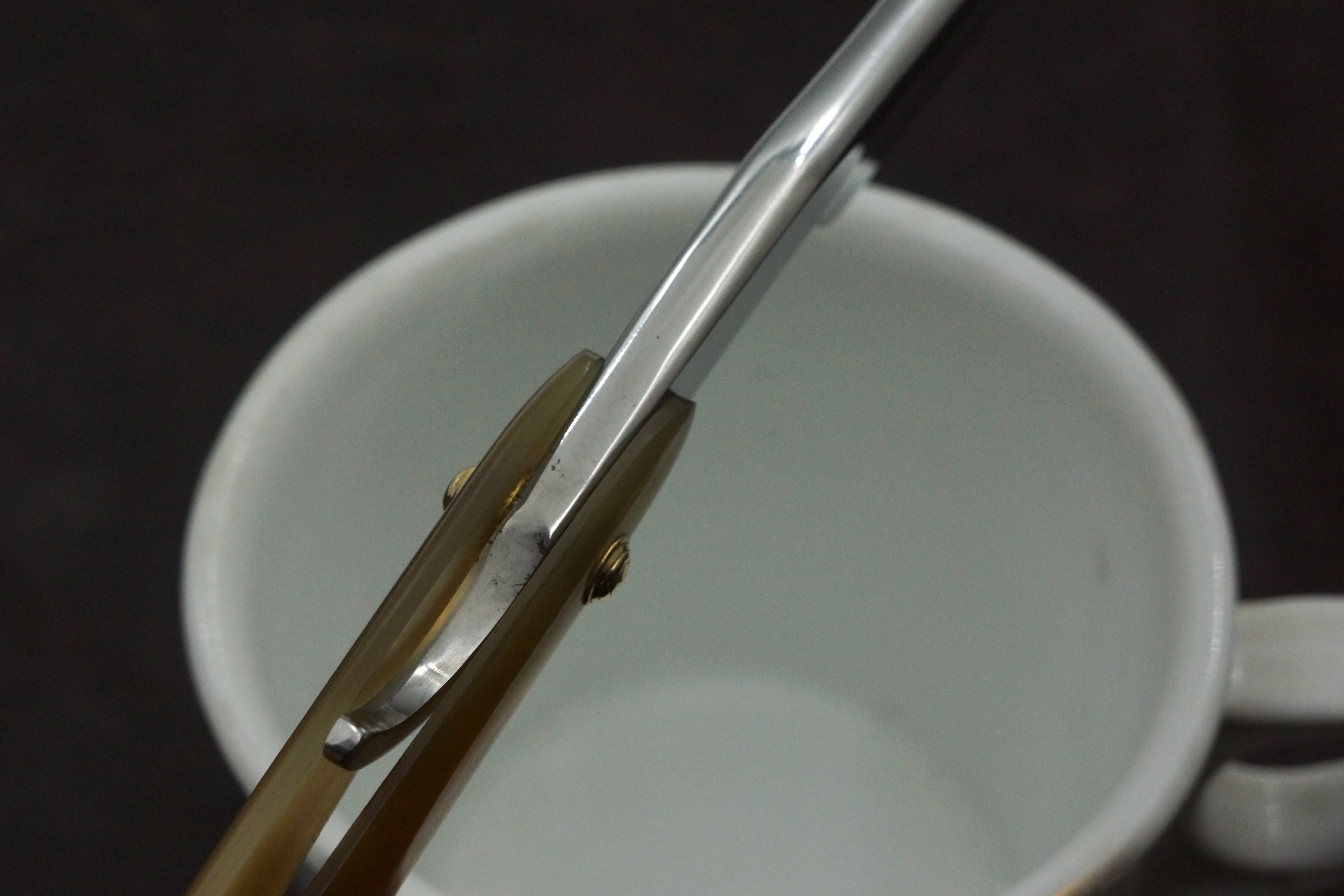 Wade & Butcher "Magnum Bonum" - 15/16" Blade with New Horn Scales - Restored Sheffield Straight Razor - Shave Ready