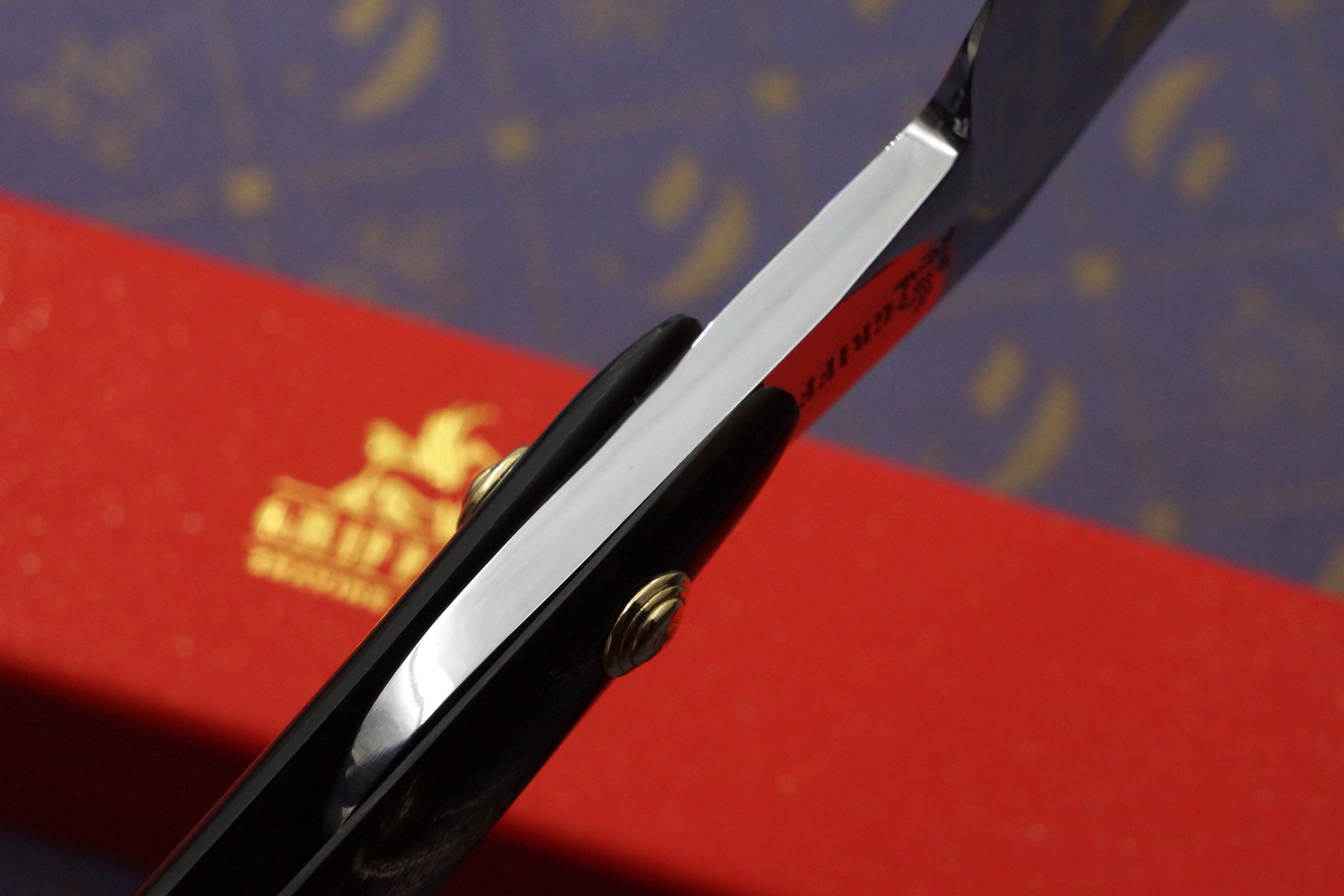 Griffith 1084 Steel 17/16 Quarter Hollow Fancy Blade - Horn Scales Artisan Straight Razor