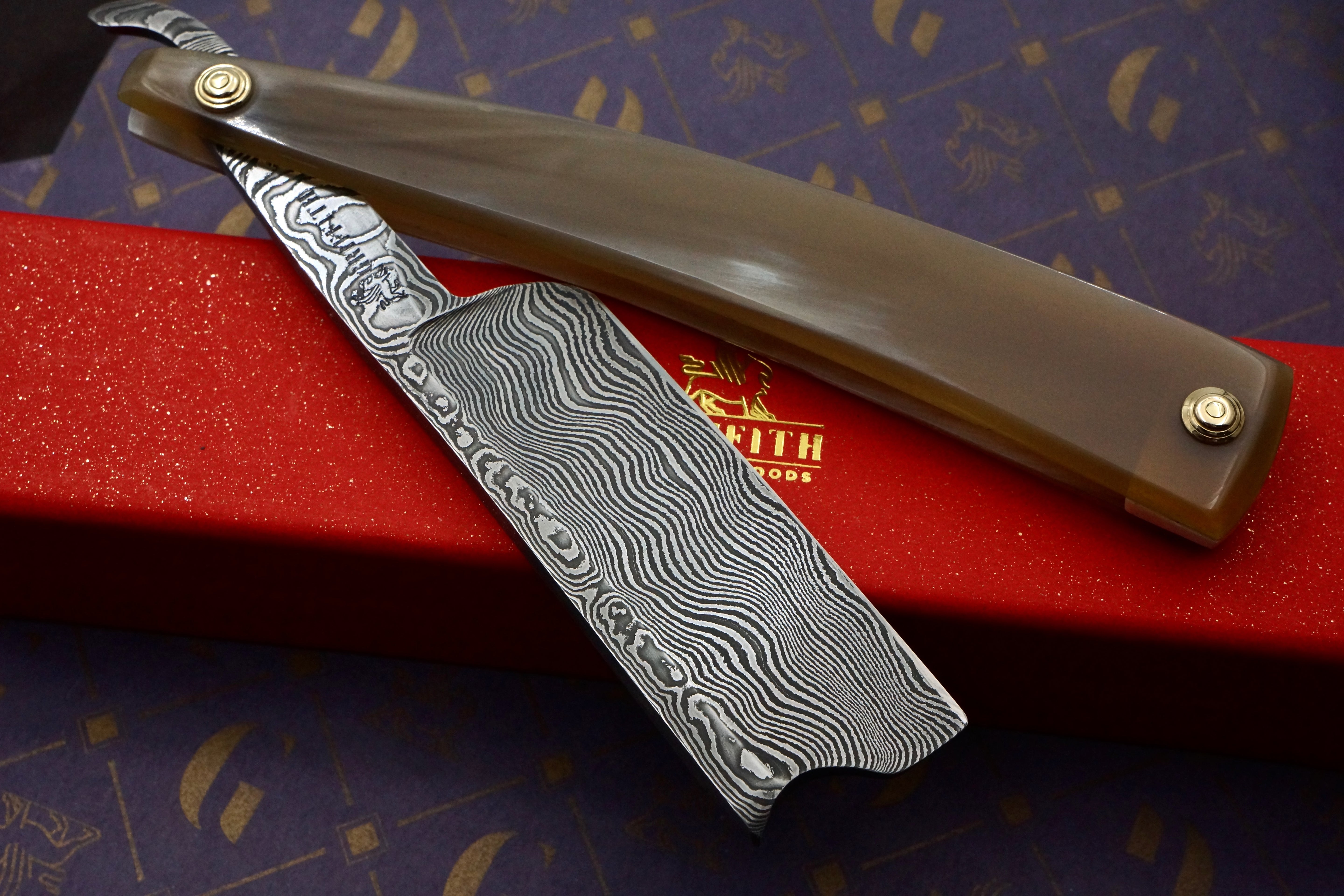 Griffith 9/8 Damascus Quarter Hollow - Blonde Horn Scales Artisan Straight Razor