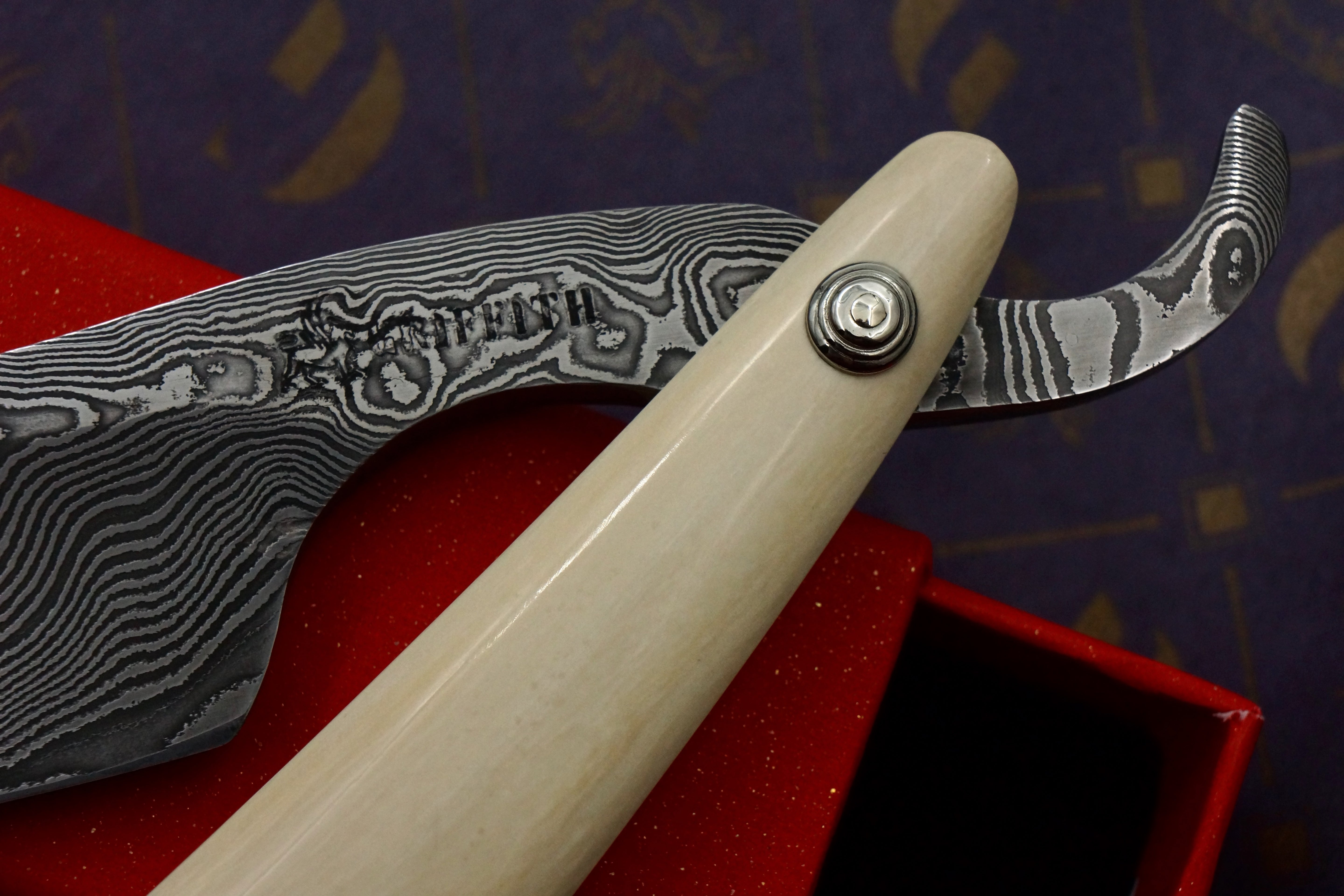 Griffith 9/8 Damascus Quarter Hollow - Mammoth Ivory Scales Artisan Straight Razor