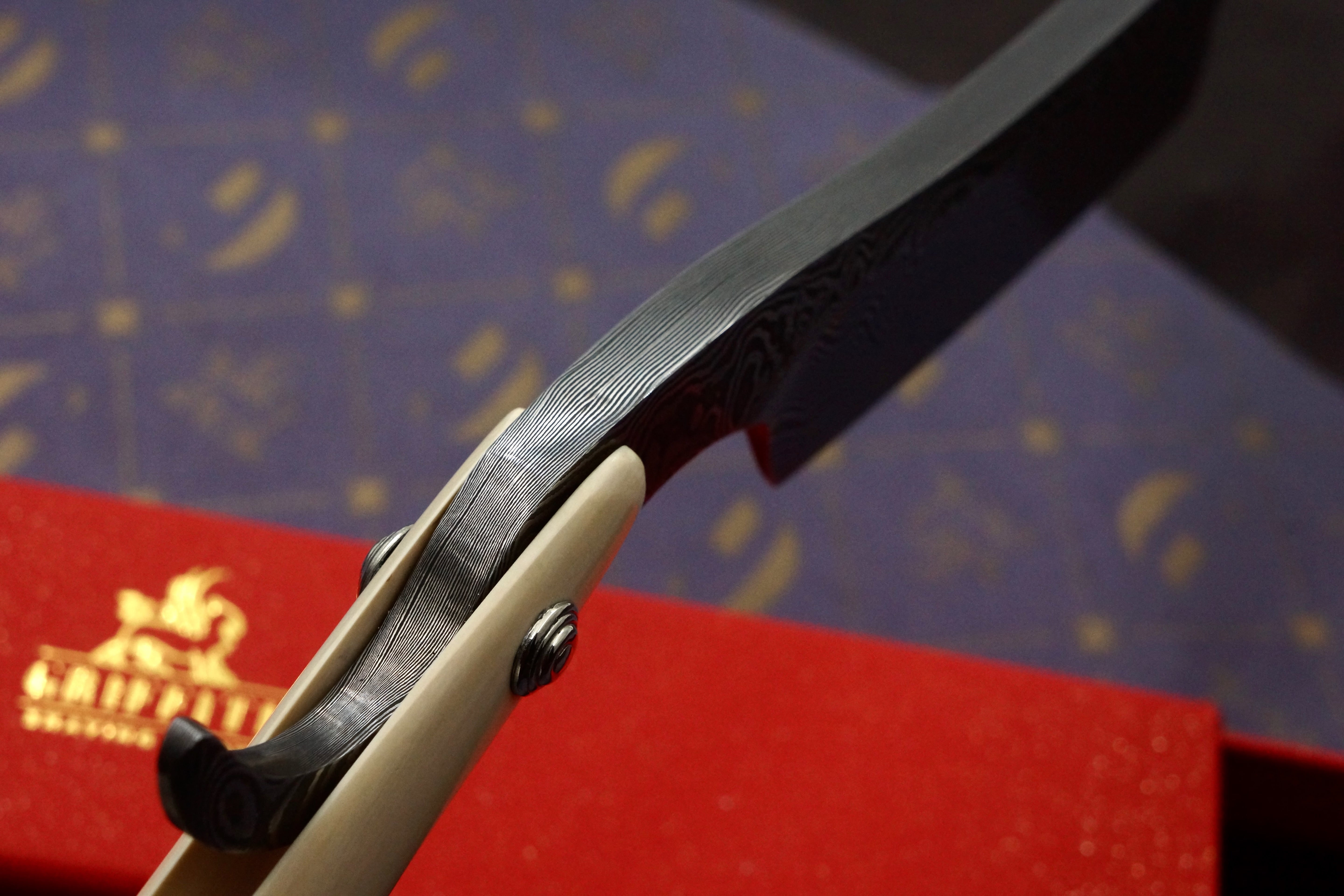 Griffith 9/8 Damascus Quarter Hollow - Mammoth Ivory Scales Artisan Straight Razor