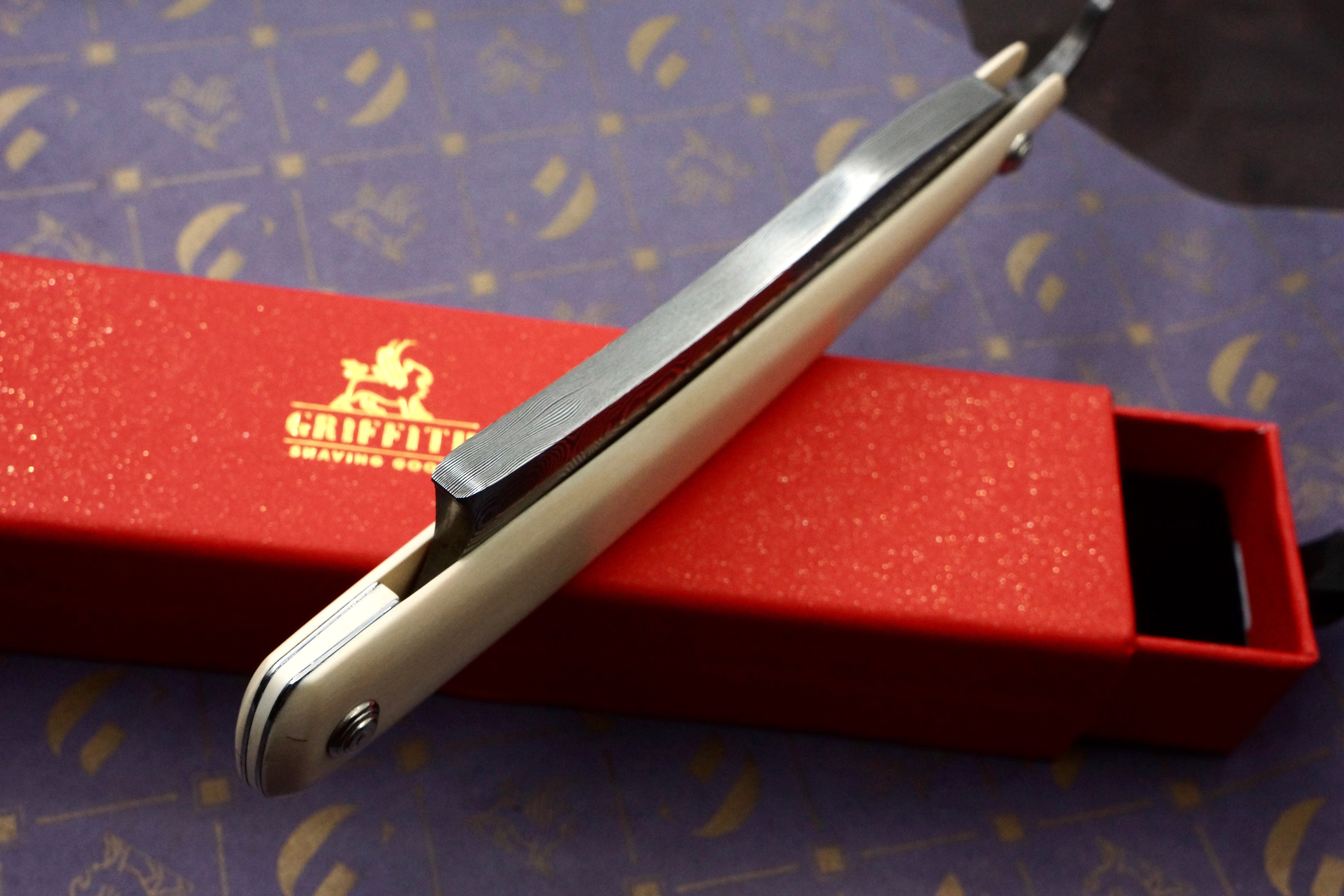 Griffith 9/8 Damascus Quarter Hollow - Mammoth Ivory Scales Artisan Straight Razor