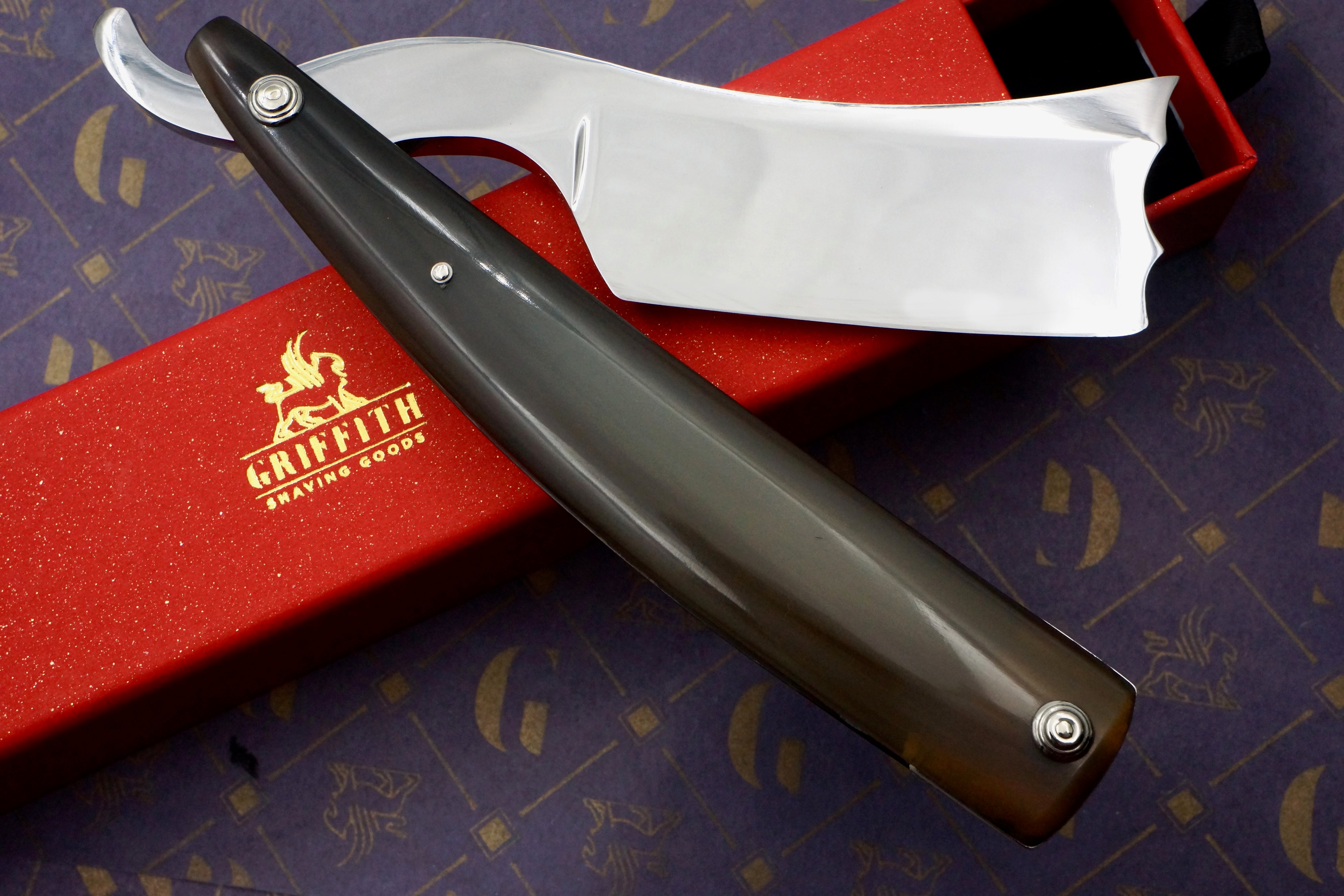 Griffith 1084 Steel 9/8 Quarter Hollow Fancy Blade - Horn Scales Artisan Straight Razor