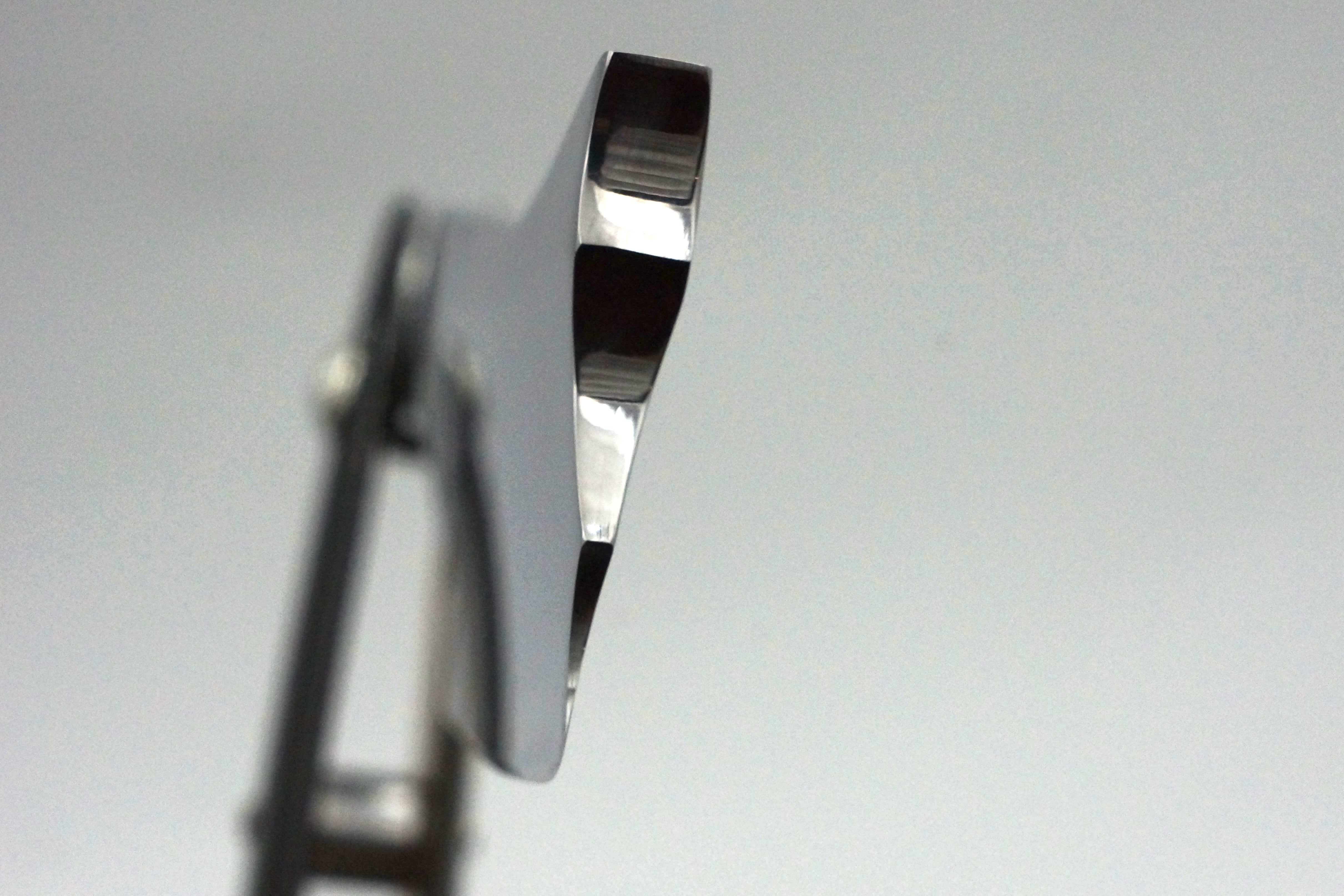 Griffith 1084 Steel 9/8 Quarter Hollow Fancy Blade - Horn Scales Artisan Straight Razor